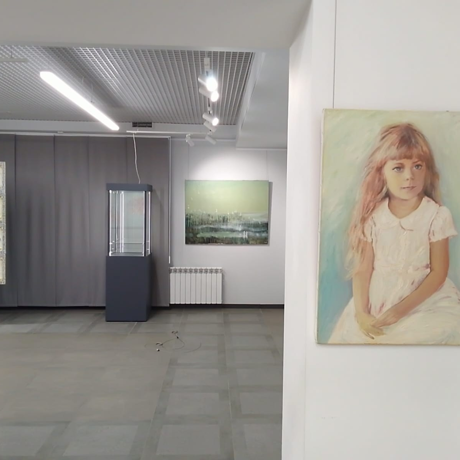 / НОВОЕ НА БЕЛОМ /. Ассоциация художников монументалистов г. Москва