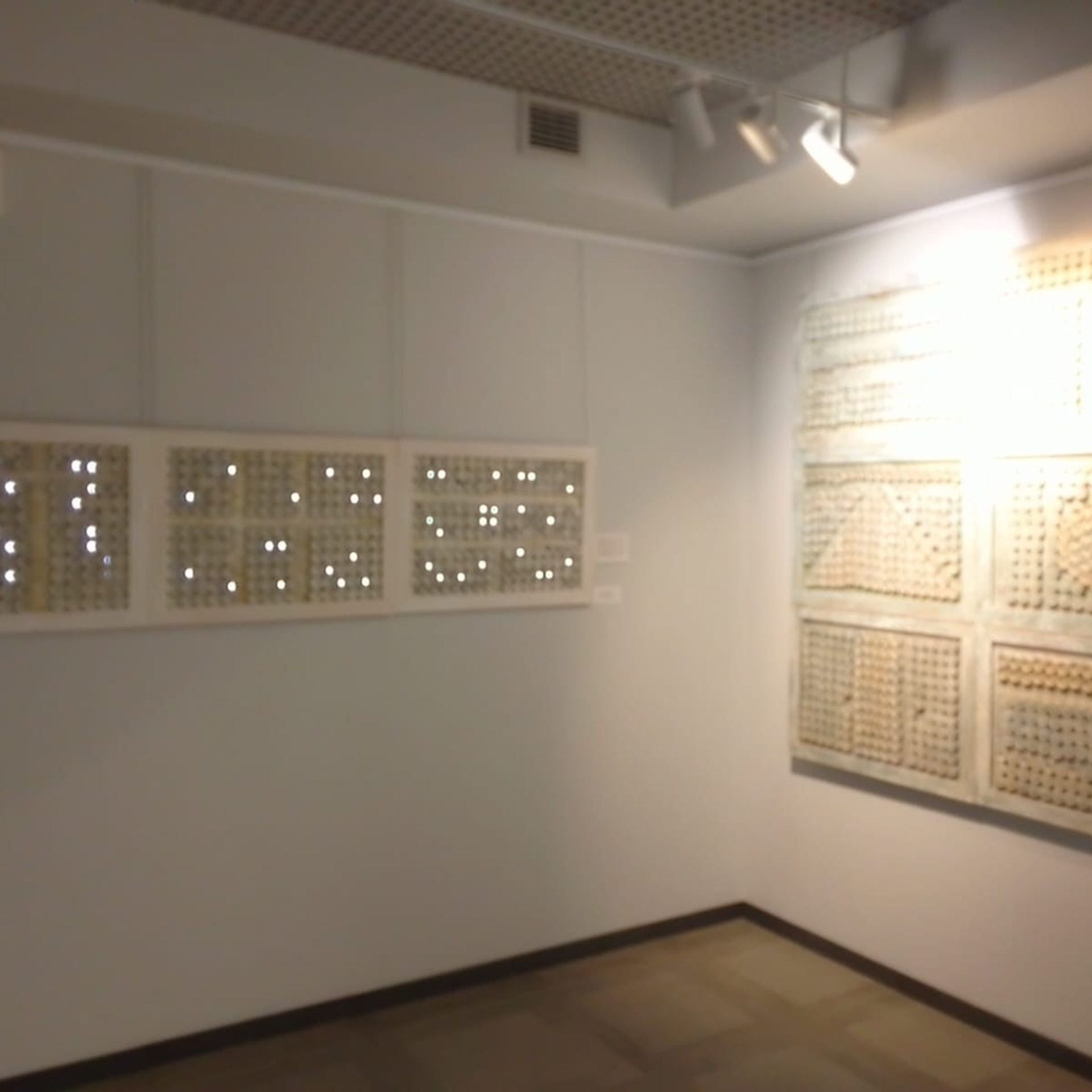 / НОВОЕ НА БЕЛОМ /. Ассоциация художников монументалистов г. Москва