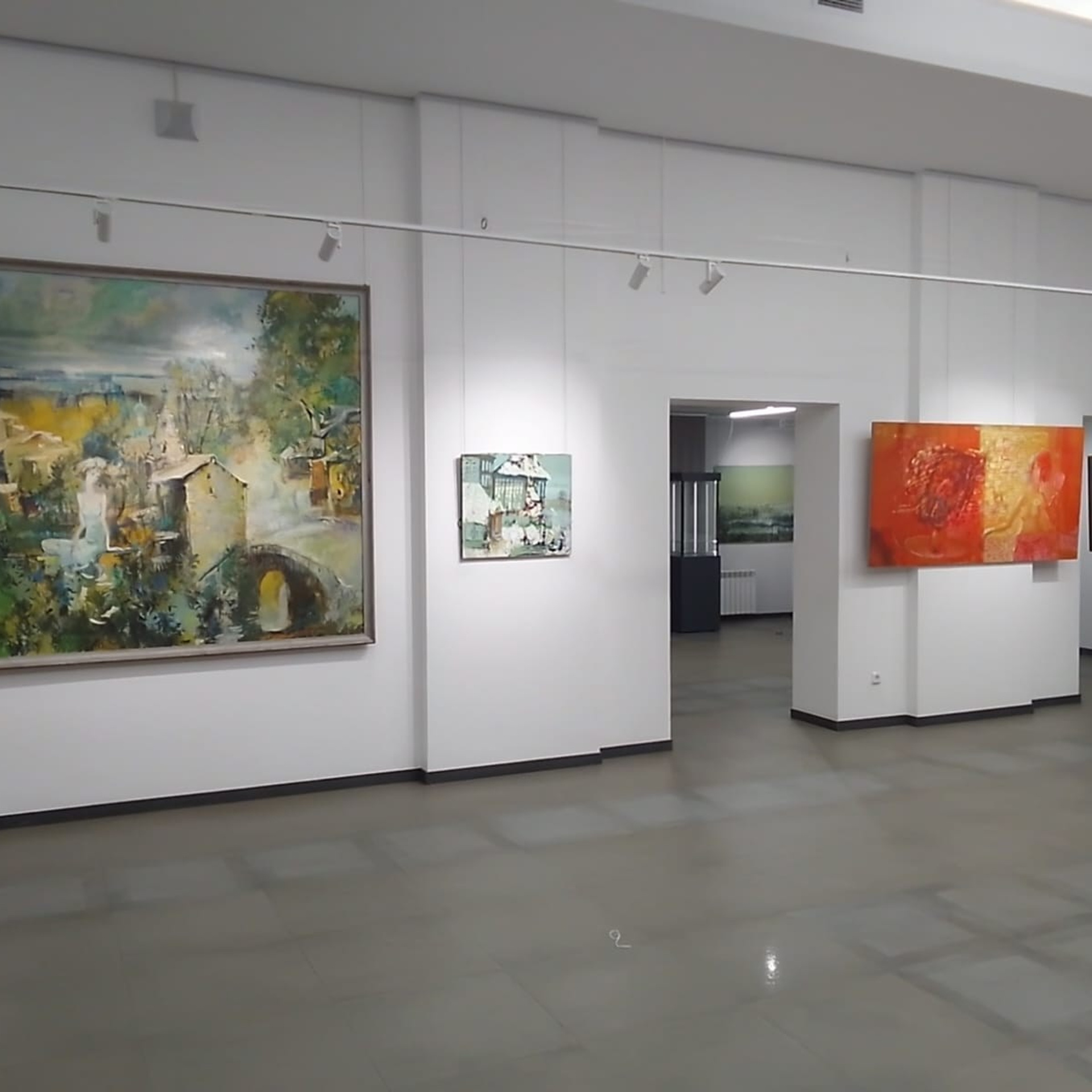 / НОВОЕ НА БЕЛОМ /. Ассоциация художников монументалистов г. Москва