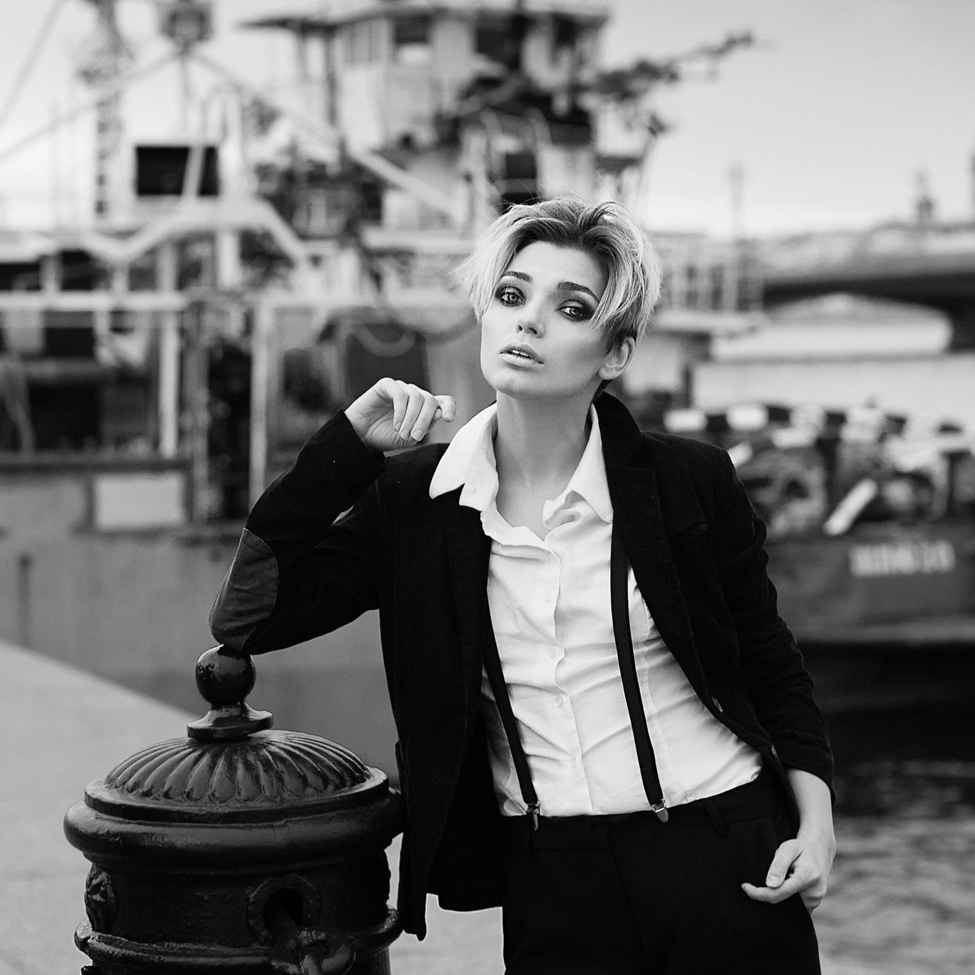 - фотосессии в эксклюзивных образах в  СПб и Москве. провожу регулярны. Фотограф Облако Александра