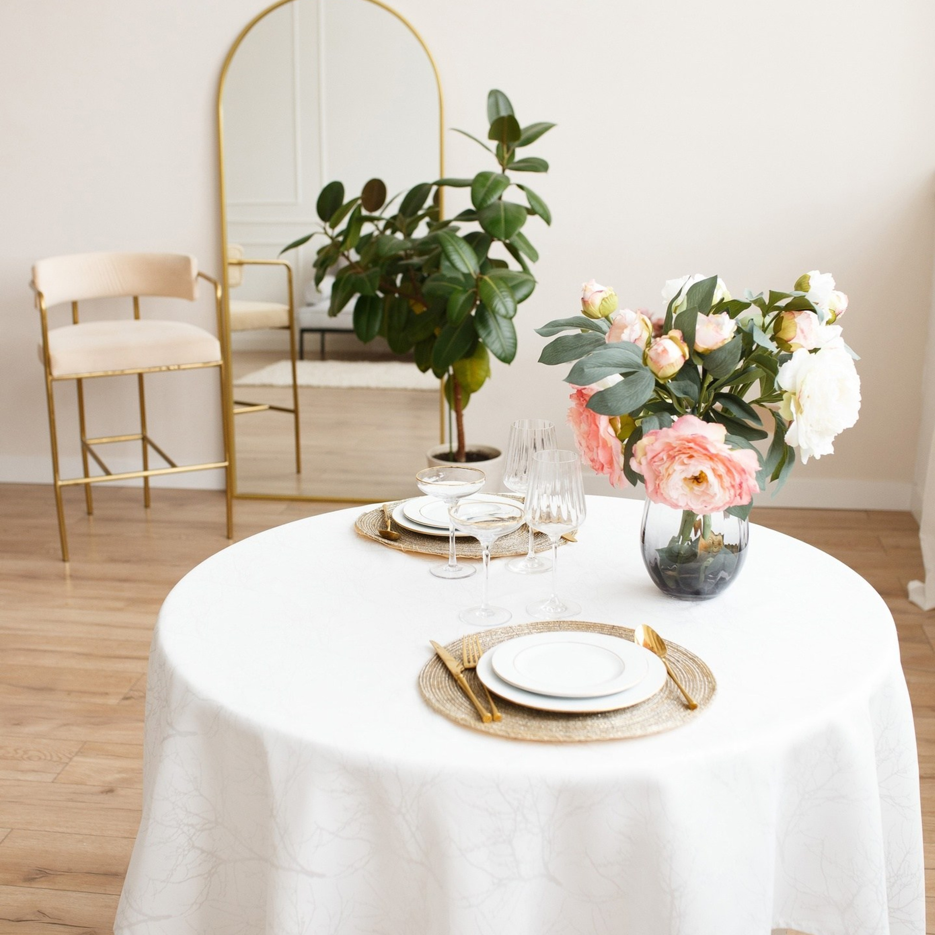 LOFTY, зал МЬЮЗ