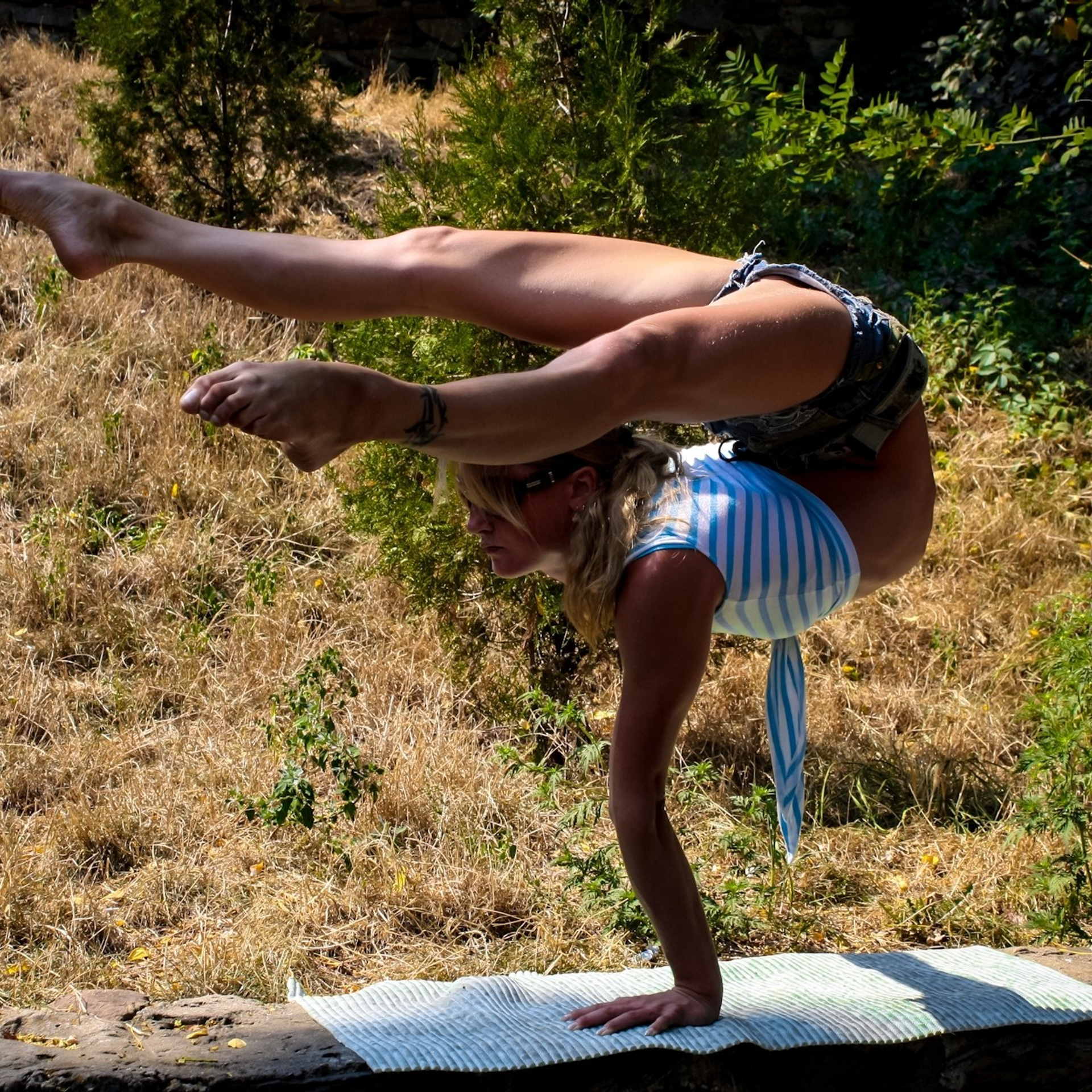 Цирковая 040. Fantastic-Bodies photo performance