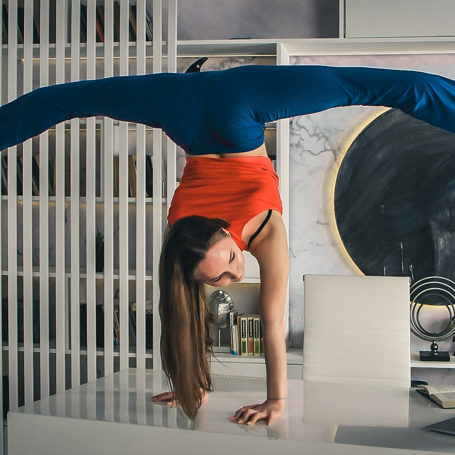 Цирковая 030. Fantastic-Bodies photo performance