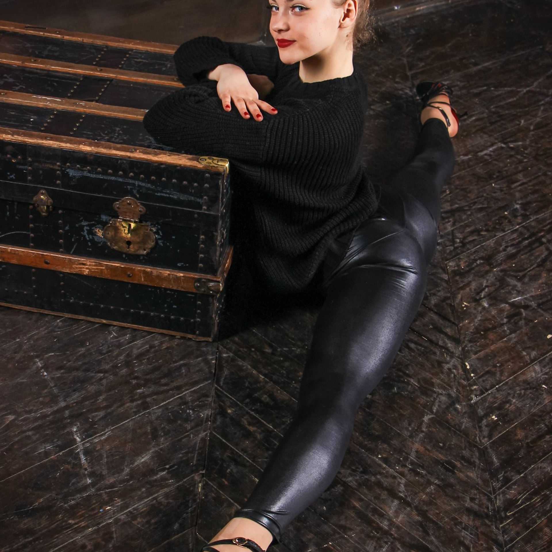 Цирковая 014. Fantastic-Bodies photo performance