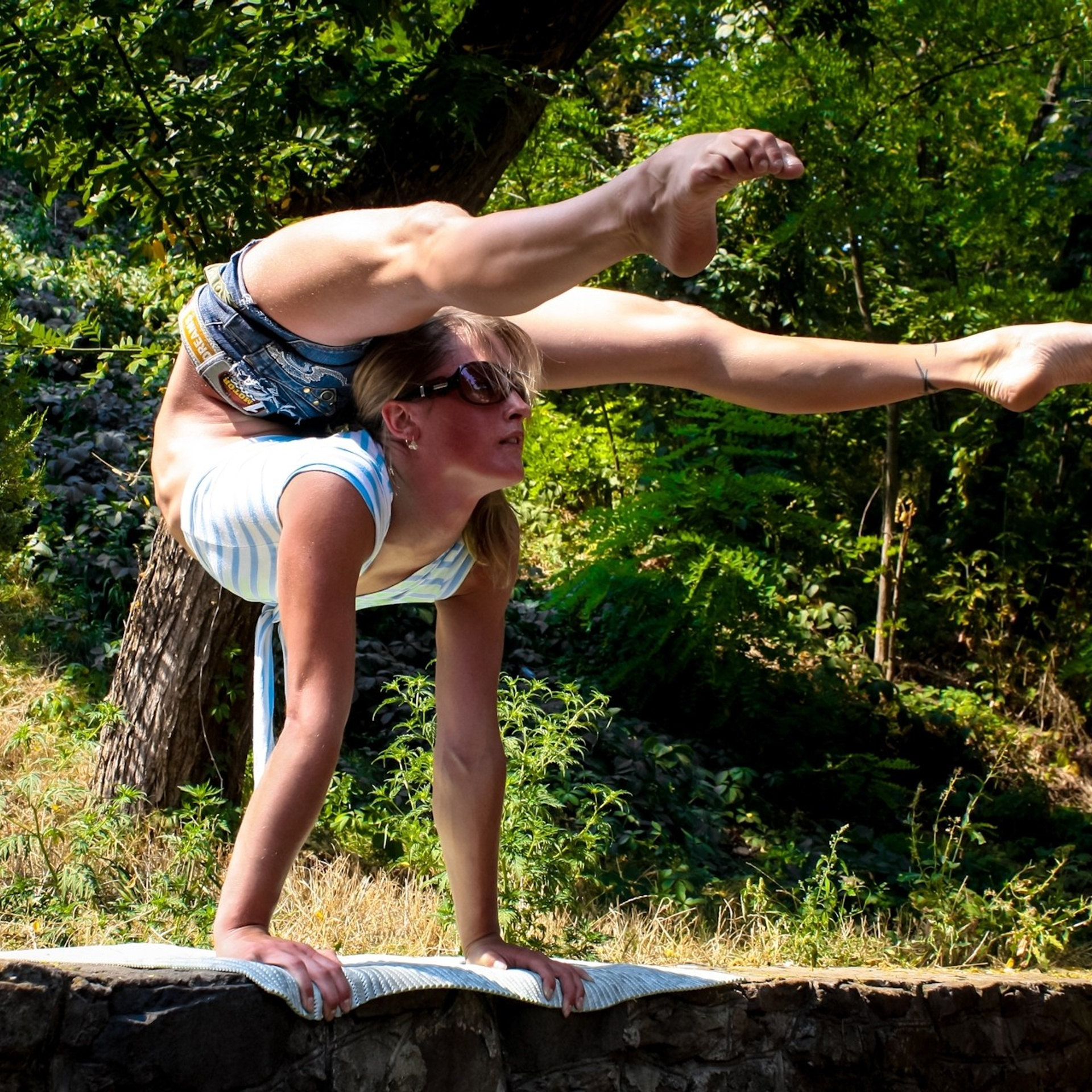 Цирковая 040. Fantastic-Bodies photo performance