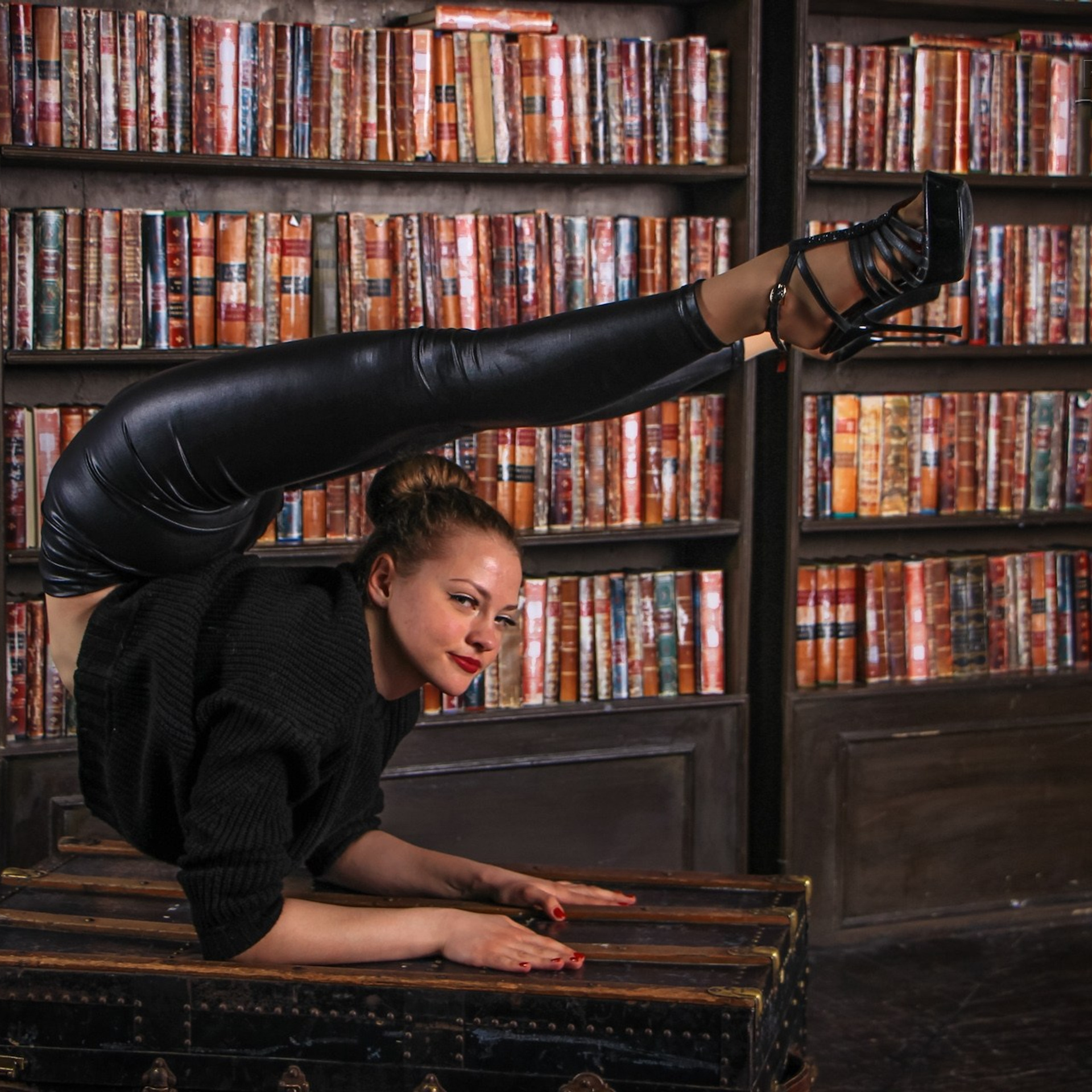 Цирковая 014. Fantastic-Bodies photo performance