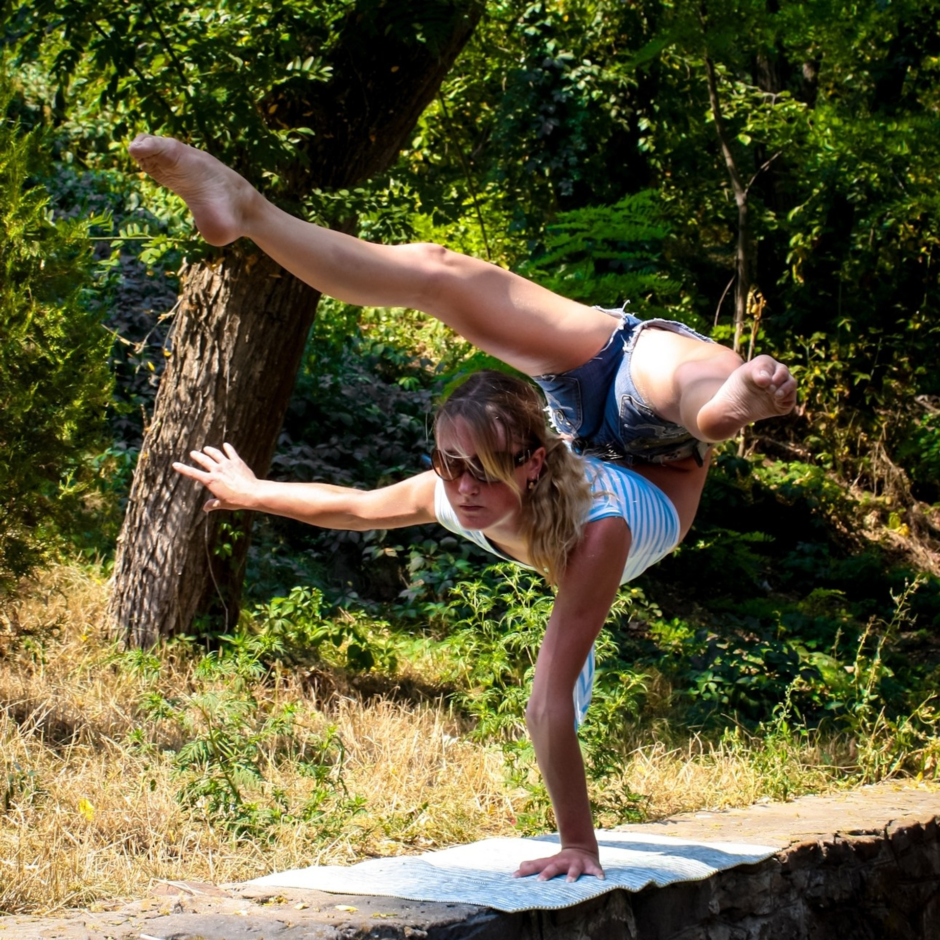 Цирковая 040. Fantastic-Bodies photo performance