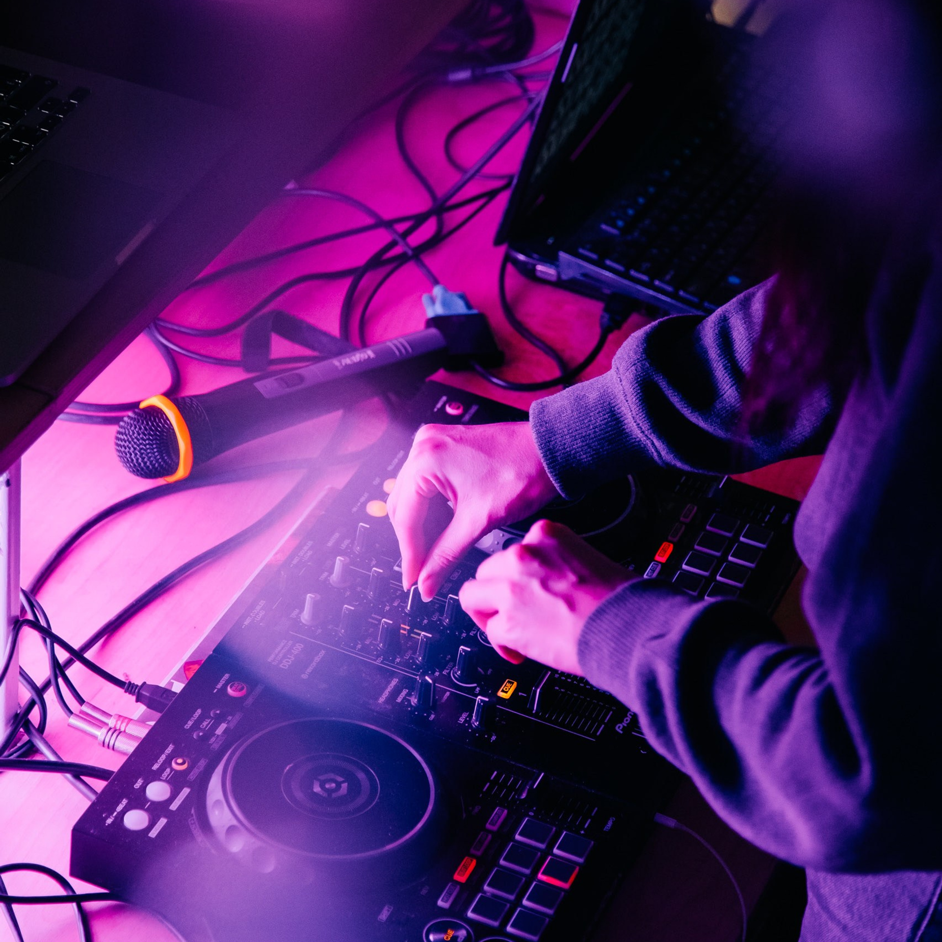 «IskraMarket» | № 3. Фотограф Алтай — Айсур Баксаргин