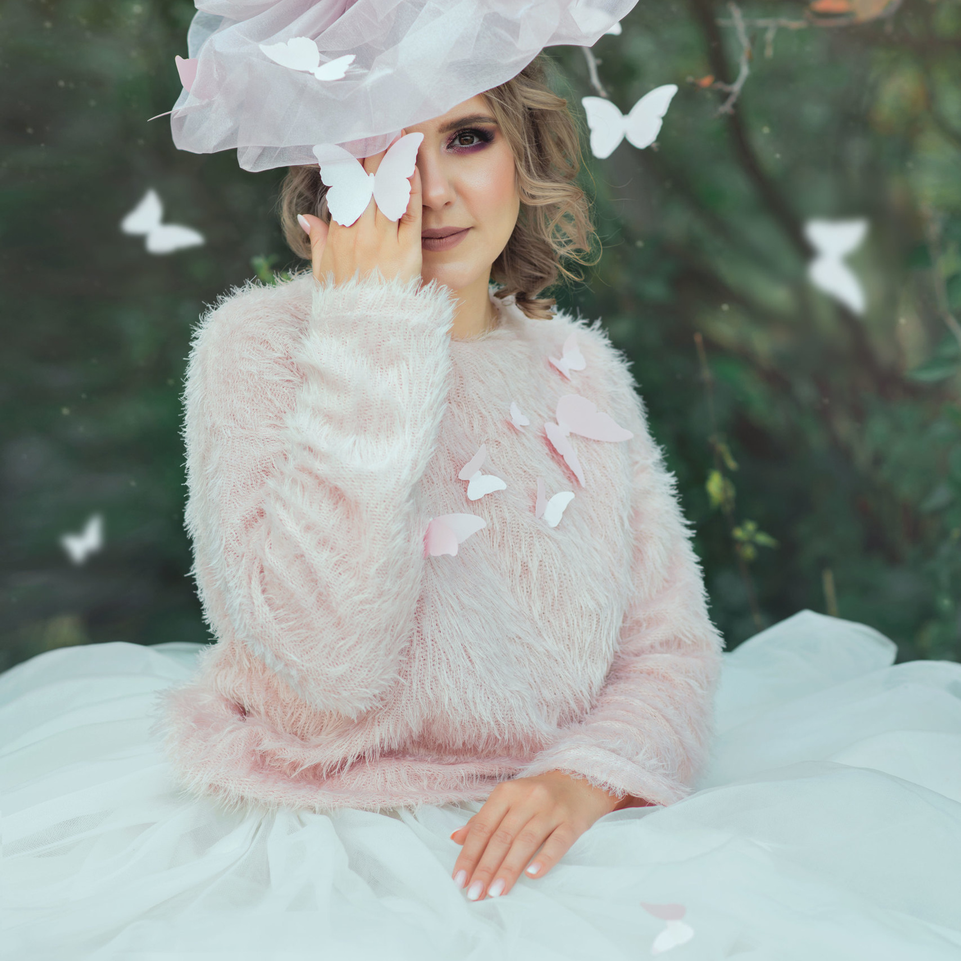 Фея волшебной страны цветов и бабочек