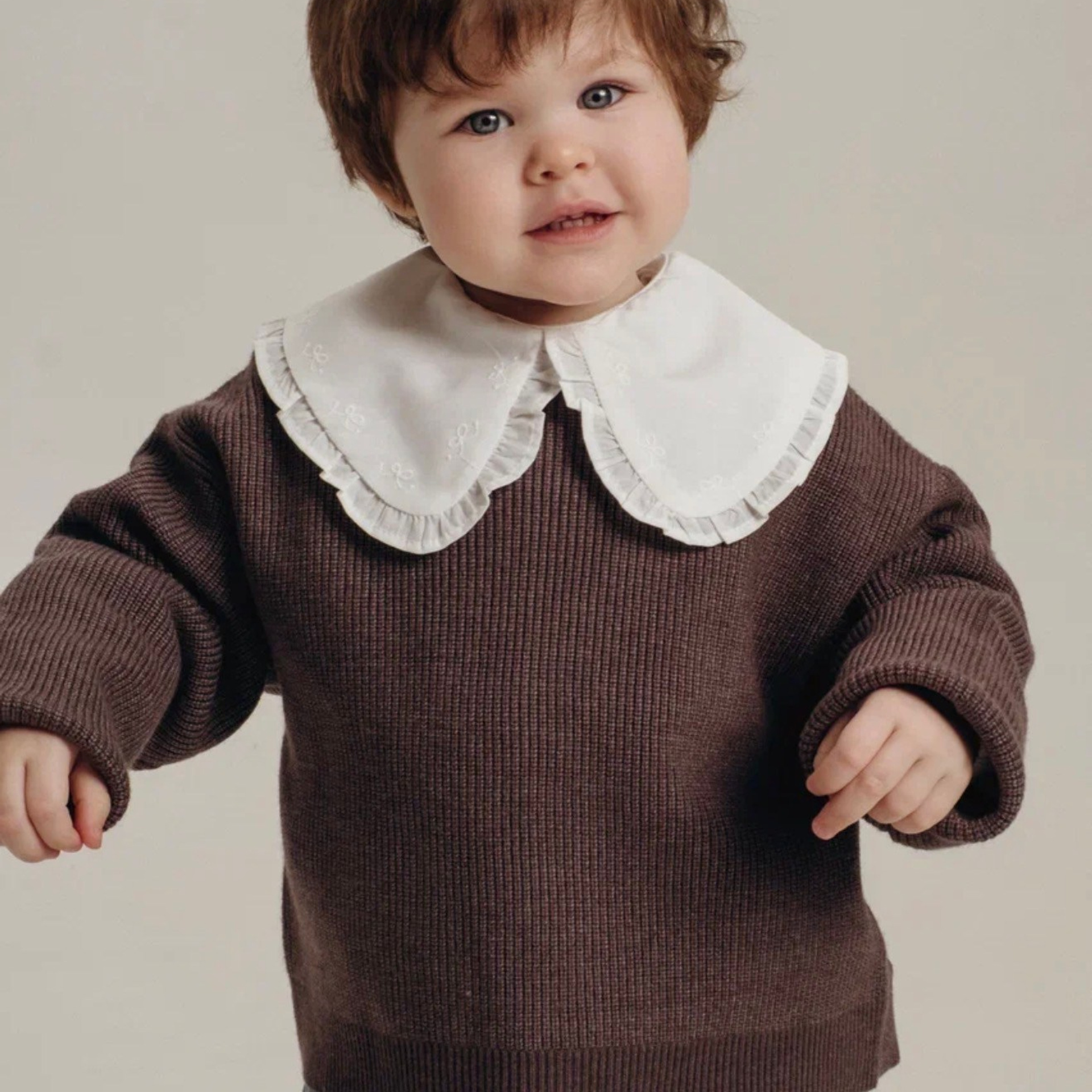 Готовы к съемкам в Москве, Санкт-Петербурге, центральной России. Готовы рассмотреть хороший зарубежный контракт (владение разговорным английский языком у мамы- представителя модели) 