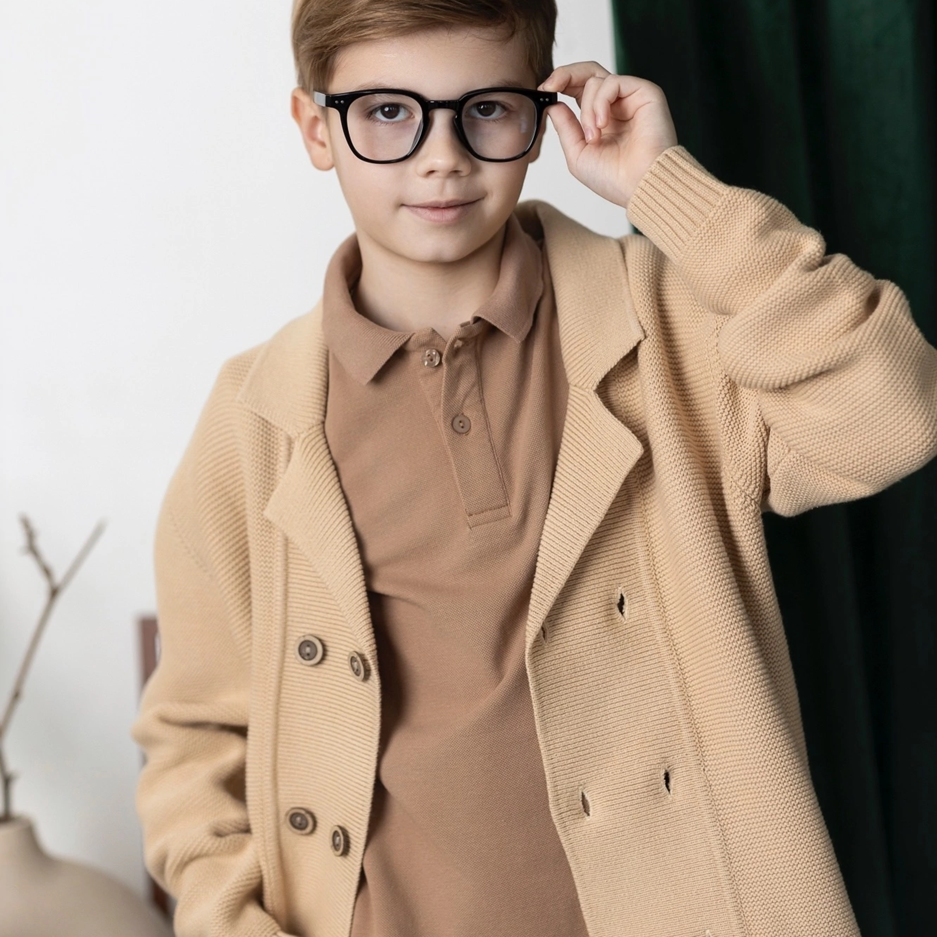 Готов к съемкам в городах: Севастополь, Москва, Сочи, Краснодар, Санкт-Петербург и других за гонорар. Готов к киносъемкам, занимается актерским мастерством, имеет опыт съемок в рекламе для ТВ и в кино