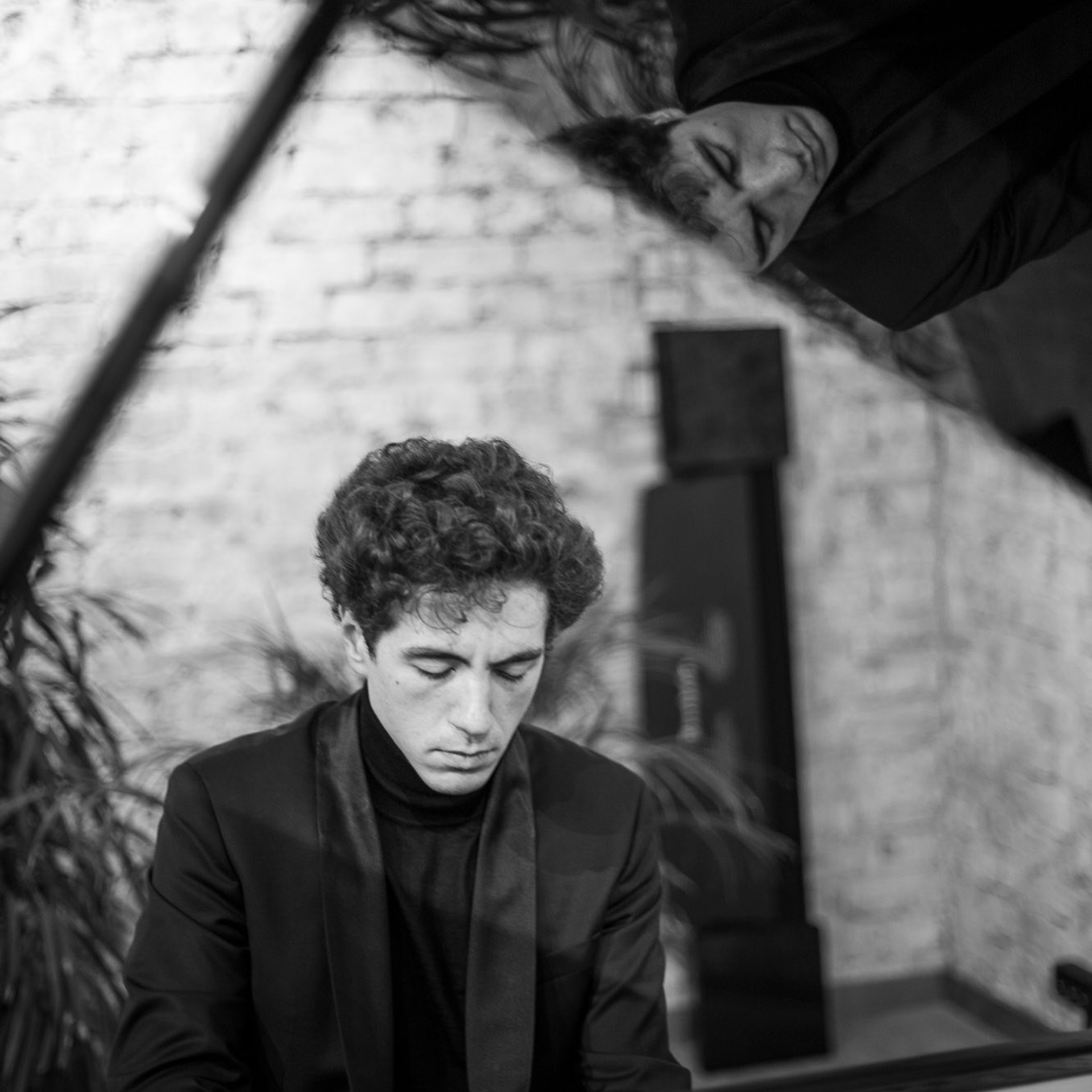 Константин Емельянов