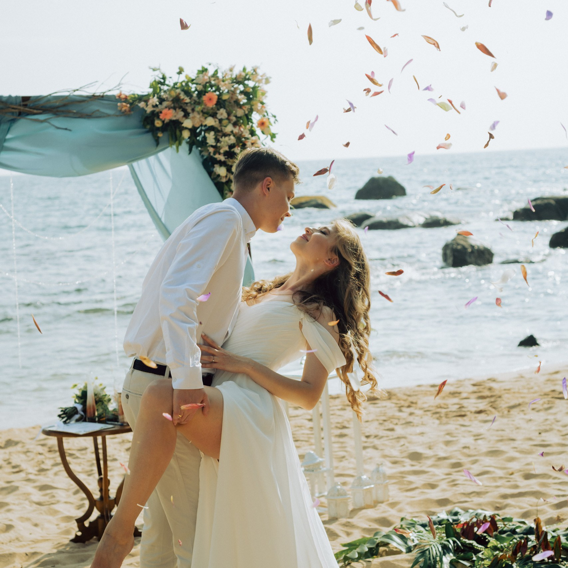 Свадебная церемония на берегу Океана (ШРИ-ланка)