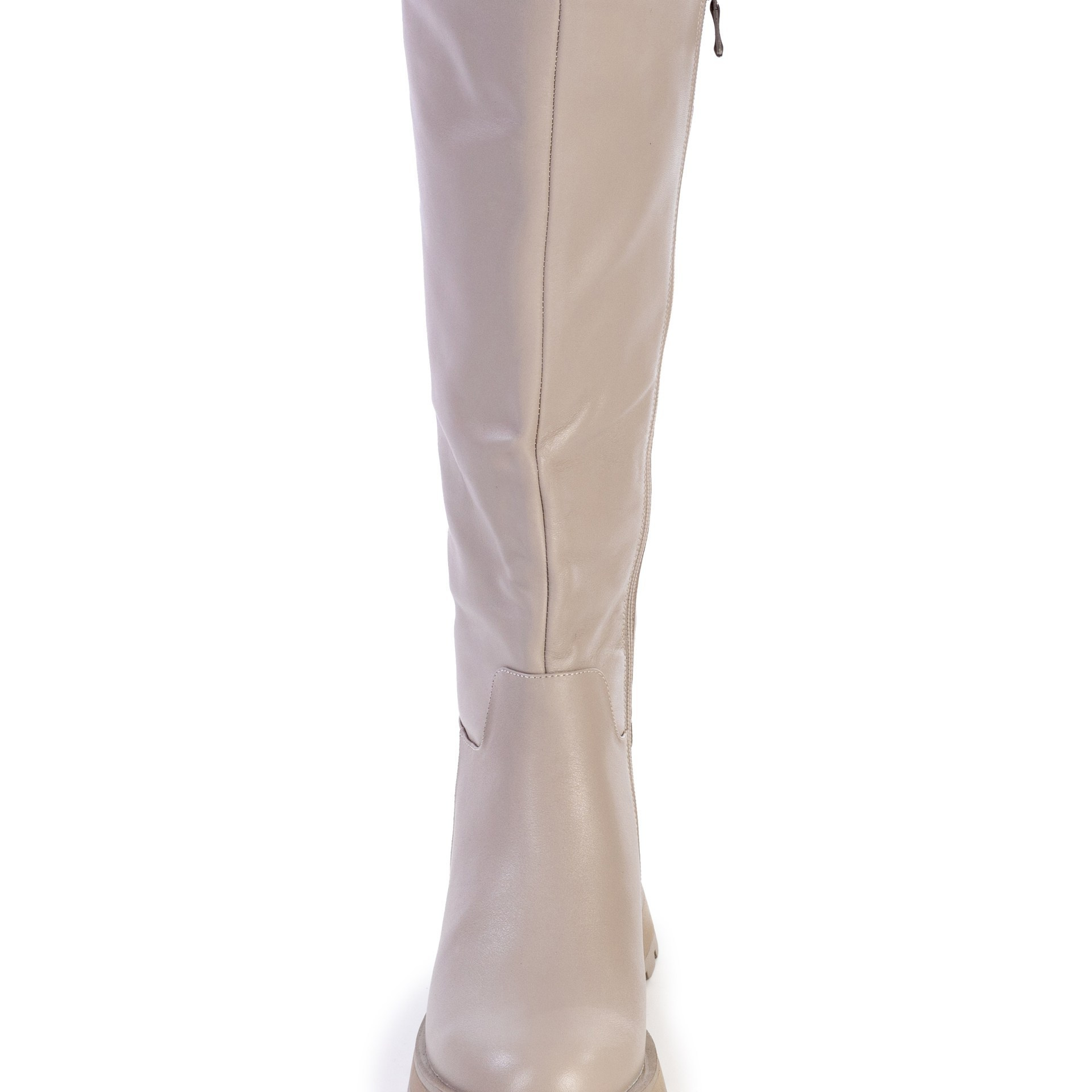 Зимняя обувь фотосъемка для маркетплейса