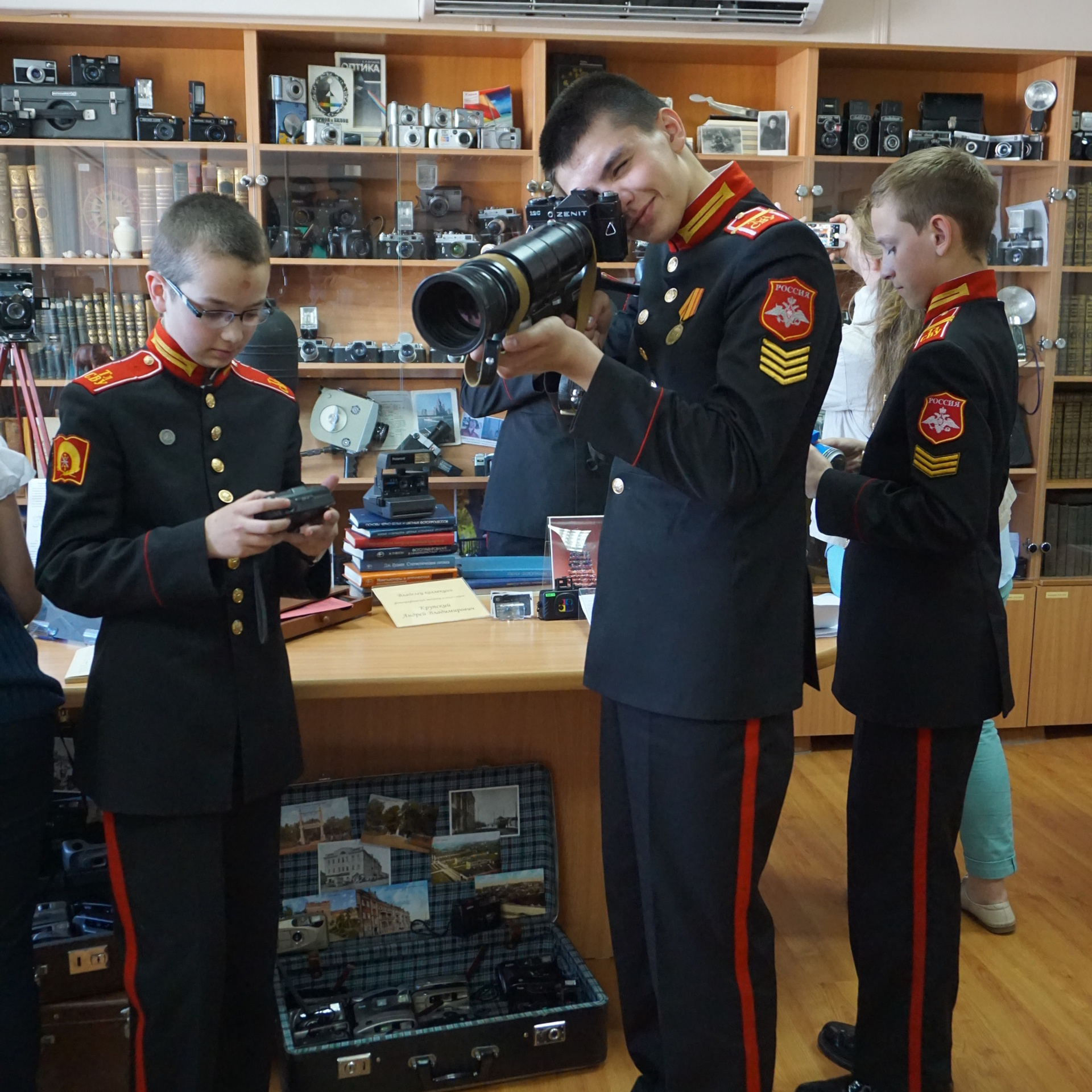 Выставки фототехники «От форматных до цифровых». Фотограф в Туле Крупский АнДРей. Фотостудия «КАДР71» в Туле