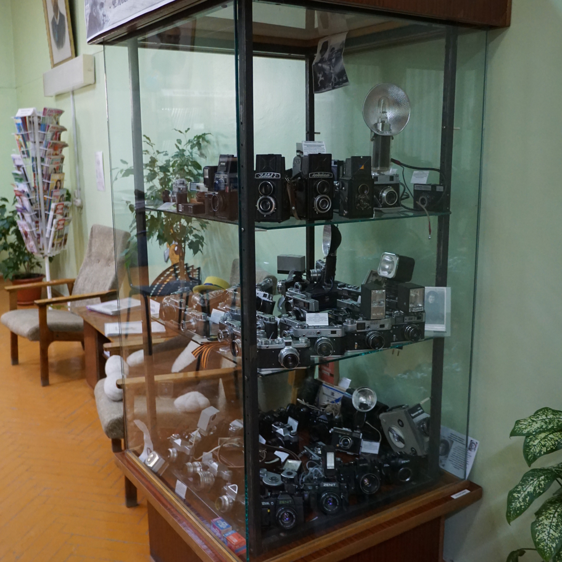 Выставки фототехники «От форматных до цифровых». Фотограф в Туле Крупский АнДРей. Фотостудия «КАДР71» в Туле