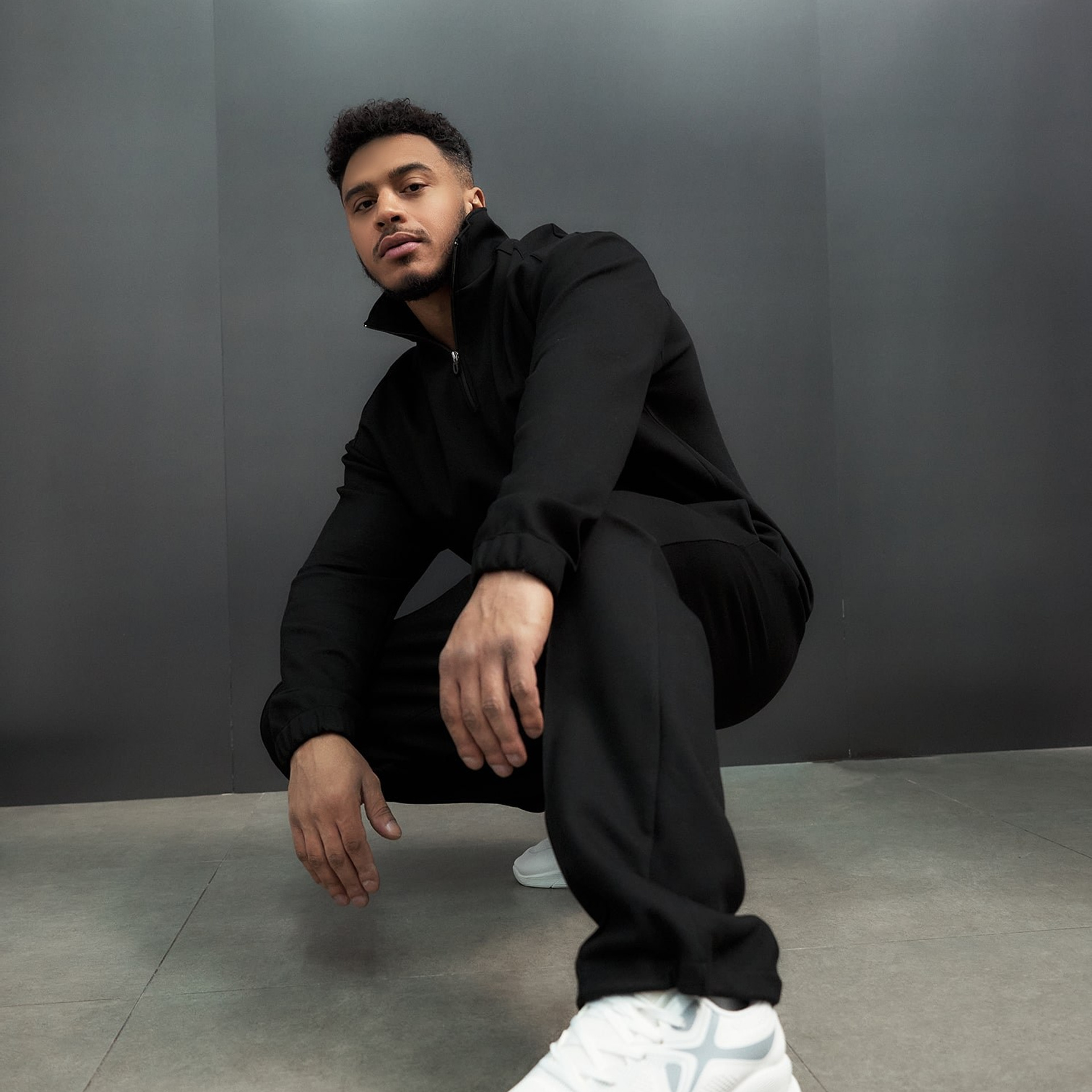 Предметная съёмка мужской одежды для маркетплейсов old | Sale Easy