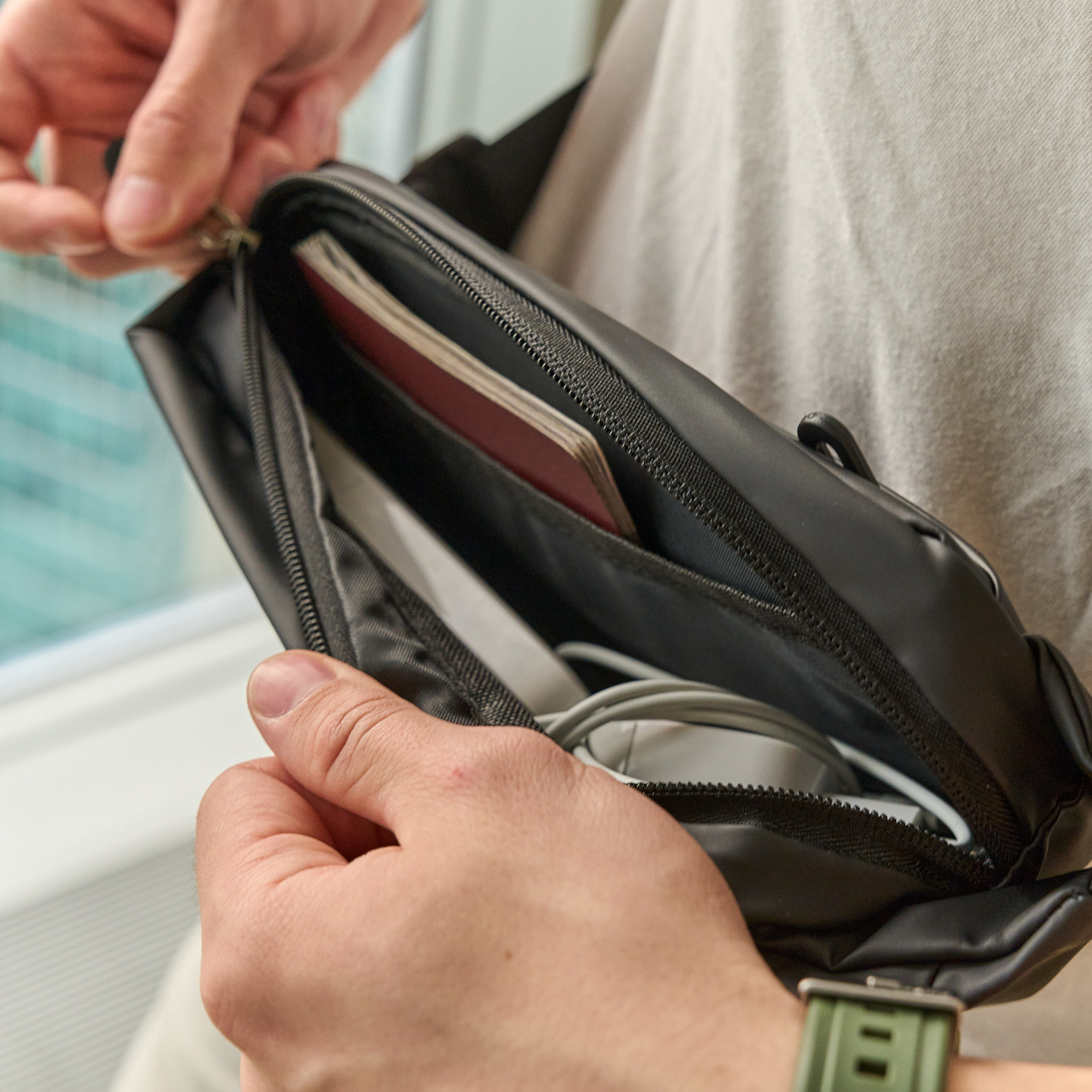 Предметное фото сумок - инновационные модели, сочетающие в себе смелость и функциональность.