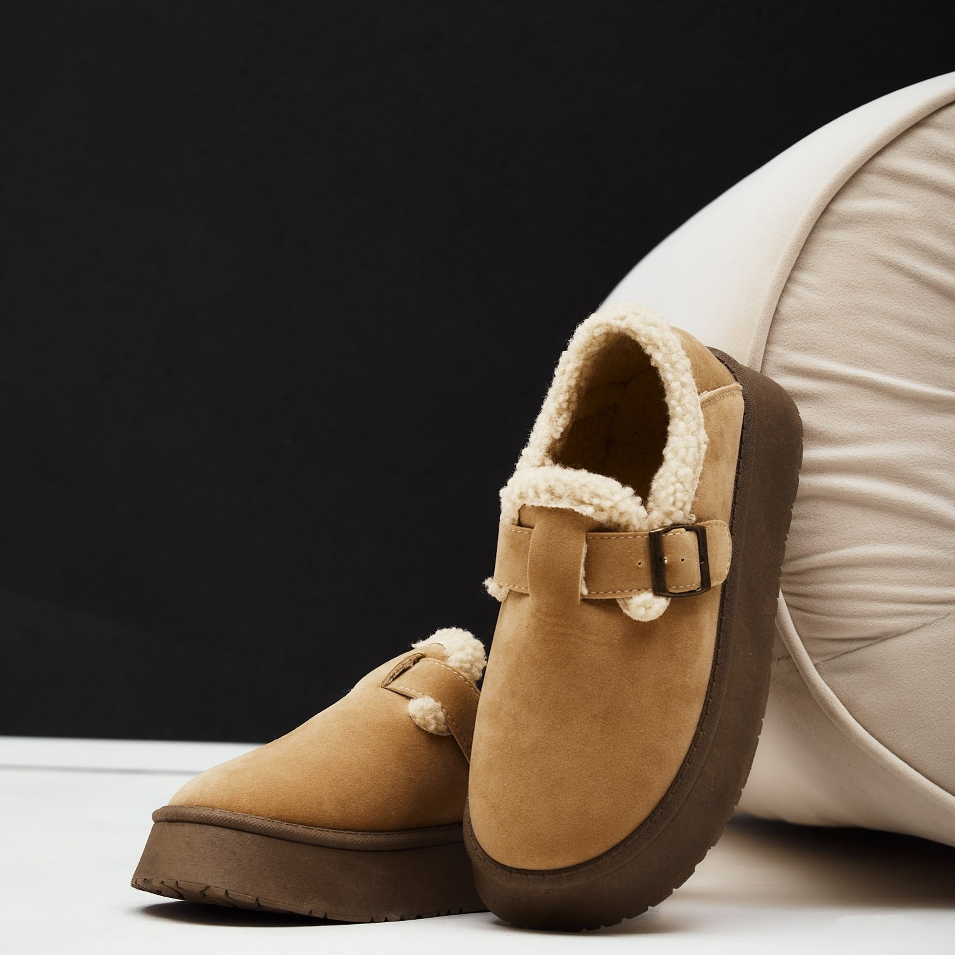 Предметная съёмка обуви фото альбом для маркетплейсов | Sale Easy