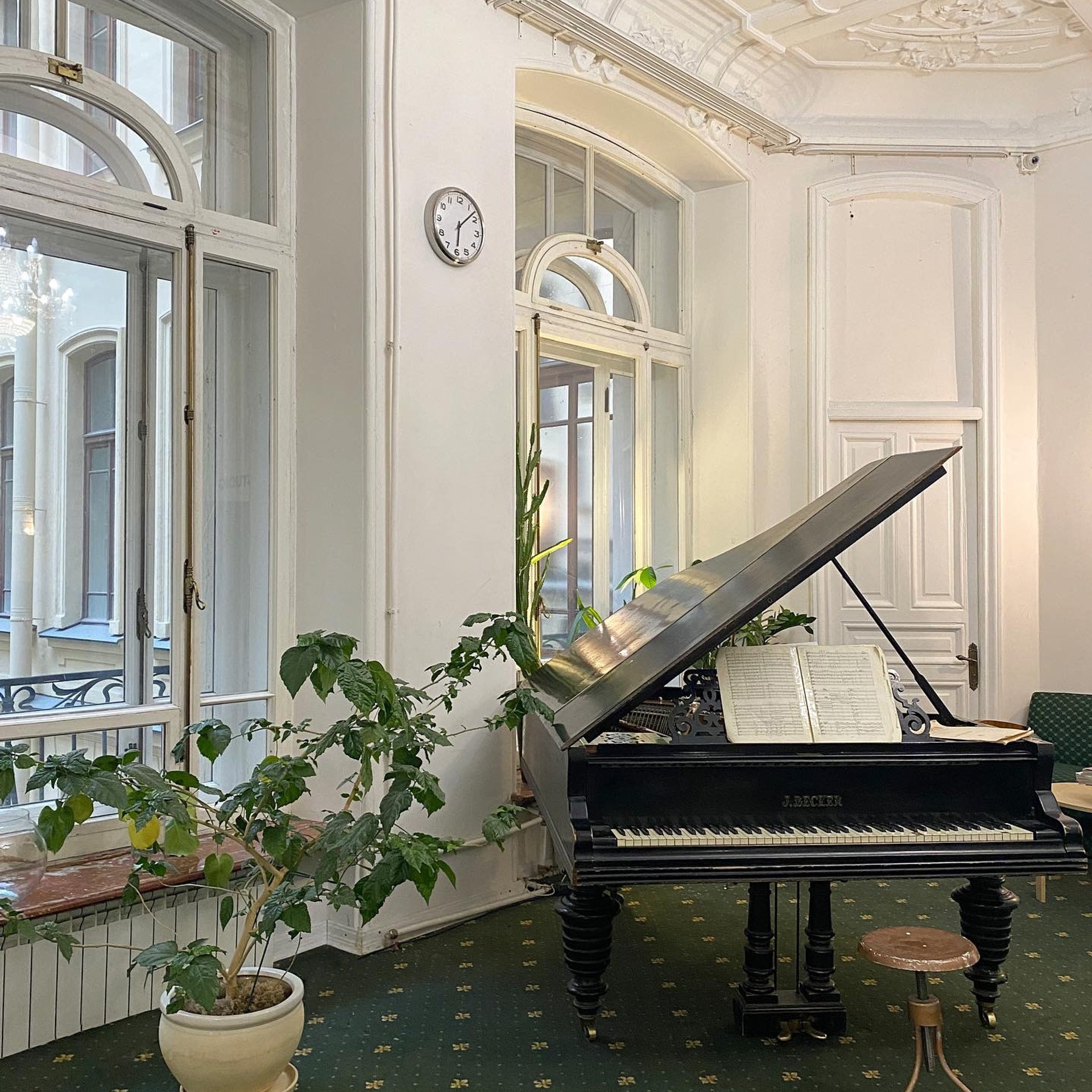 BEDFORD STUDIO — зал Гостинная