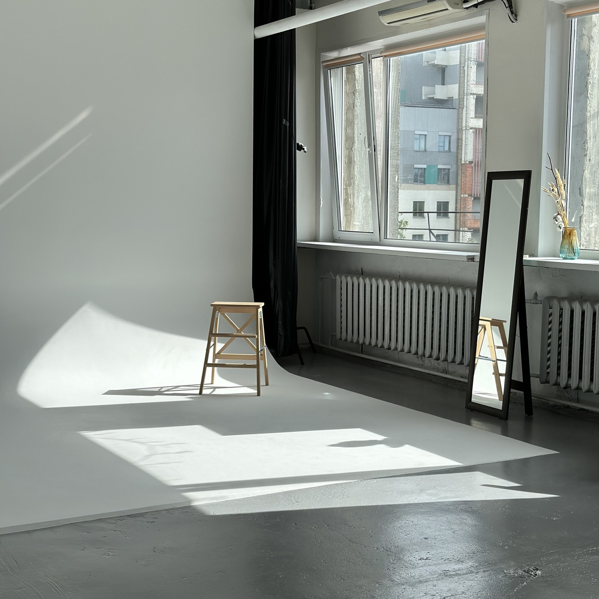 MORE — Зал мастерская/циклорама