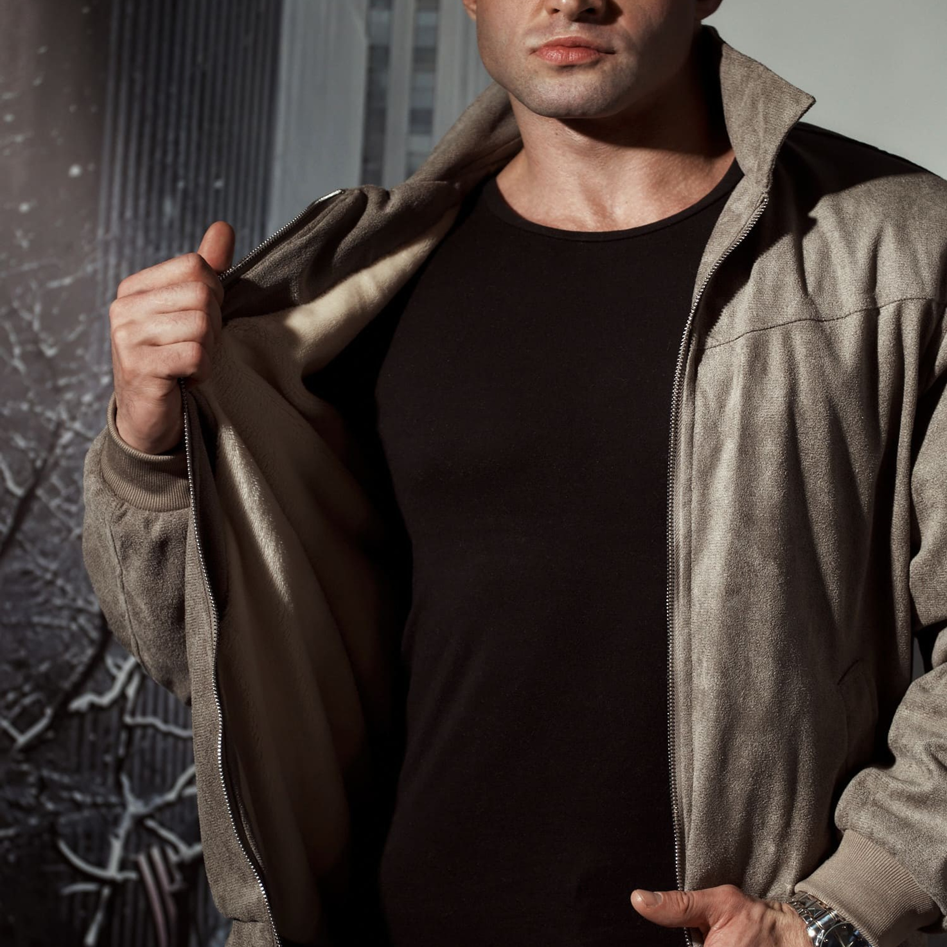 Предметная съёмка мужской одежды для маркетплейсов old | Sale Easy