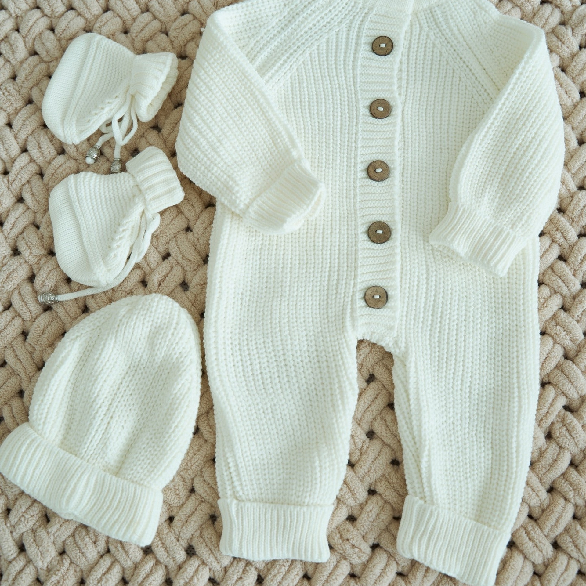 Предметное фото детских товаров - внимание к деталям для счастья и удовольствия вашего малыша.