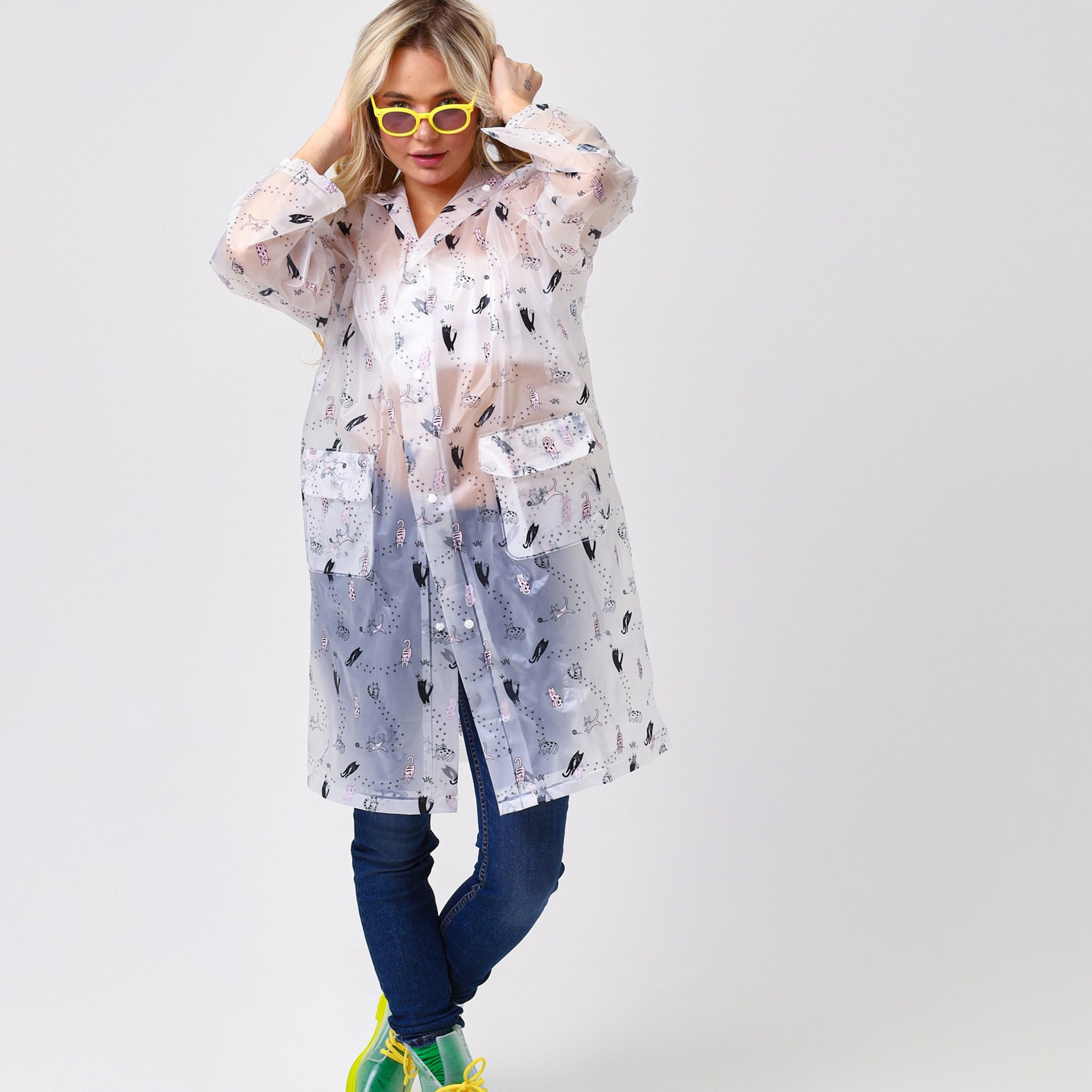 Профессиональная съемка для демонстрации одежды в движении