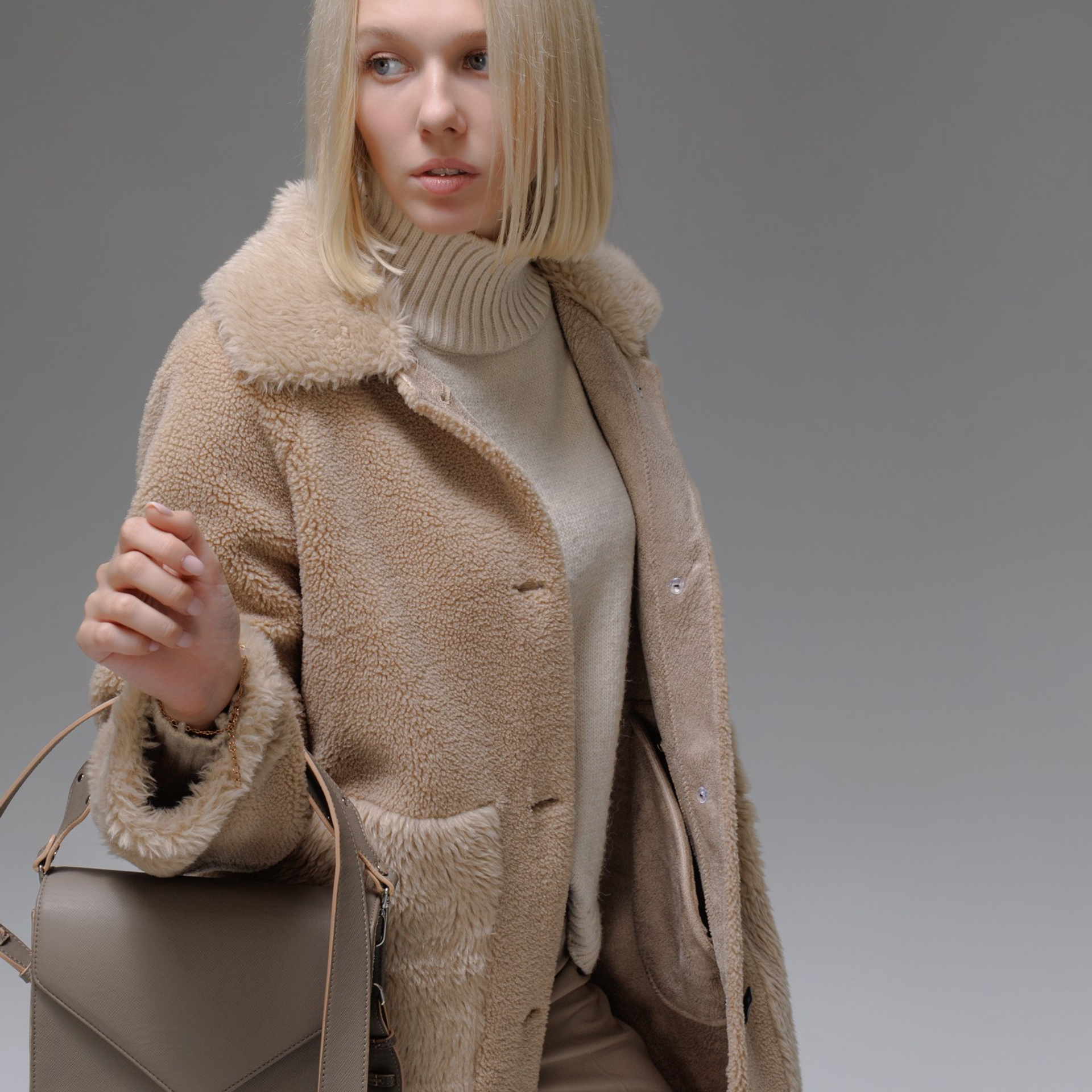 Женская одежда-предметная съемка для маркетплейсов old | Sale Easy