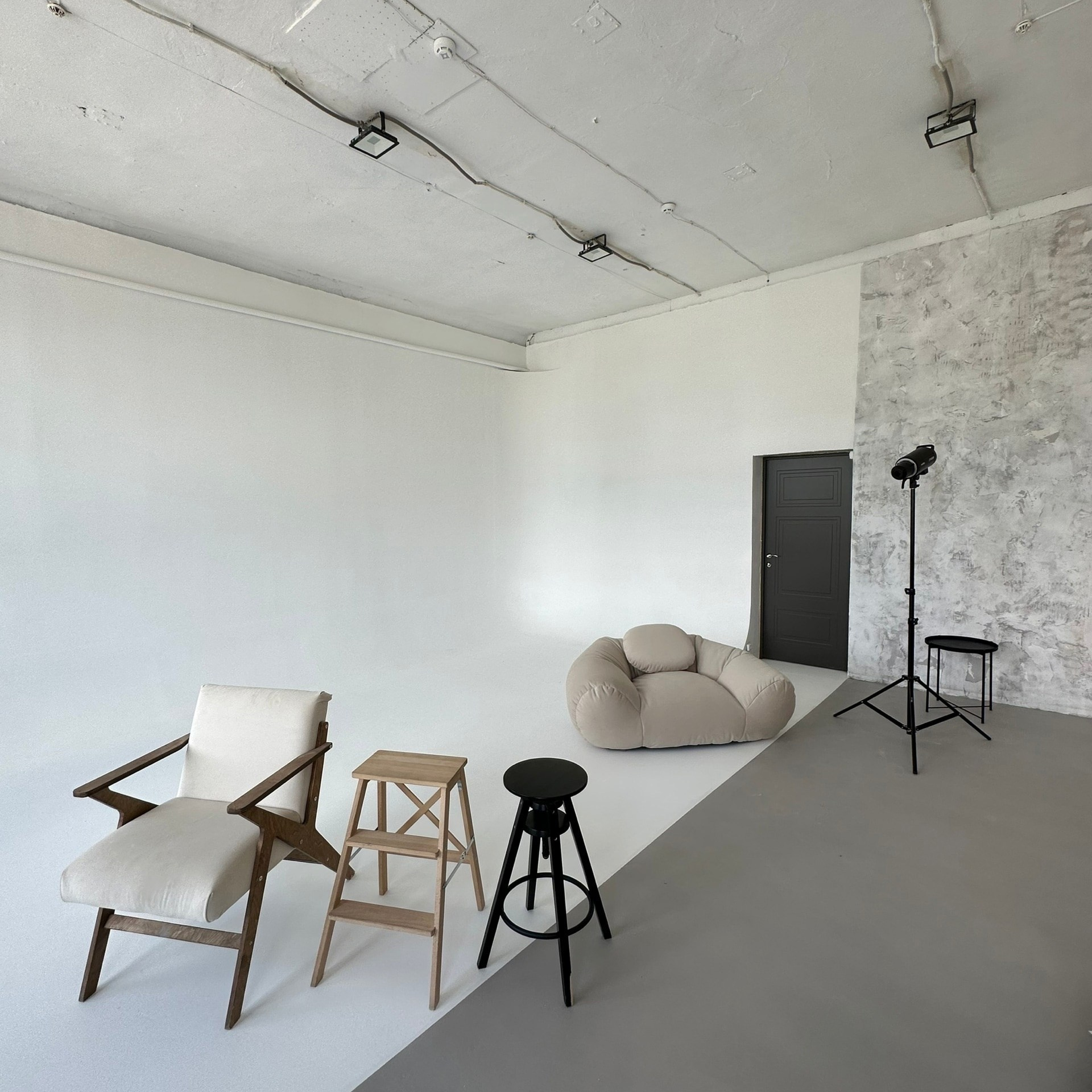 LeMur — Зал White