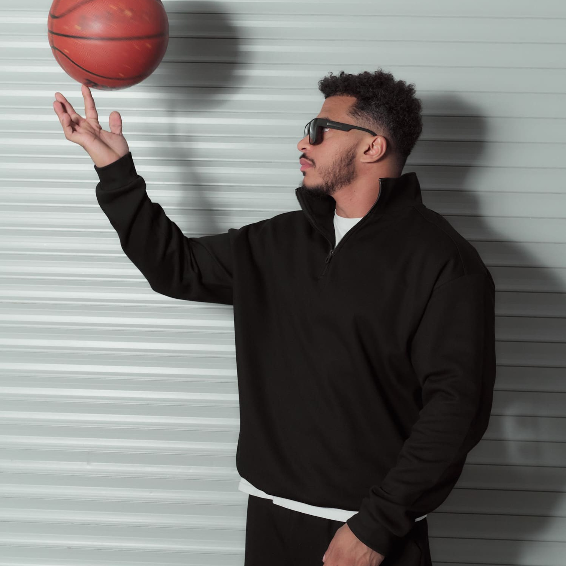 Предметная съёмка мужской одежды для маркетплейсов old | Sale Easy