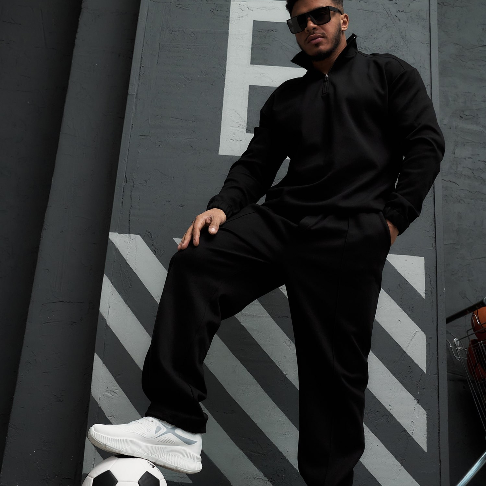 Предметная съёмка мужской одежды для маркетплейсов old | Sale Easy