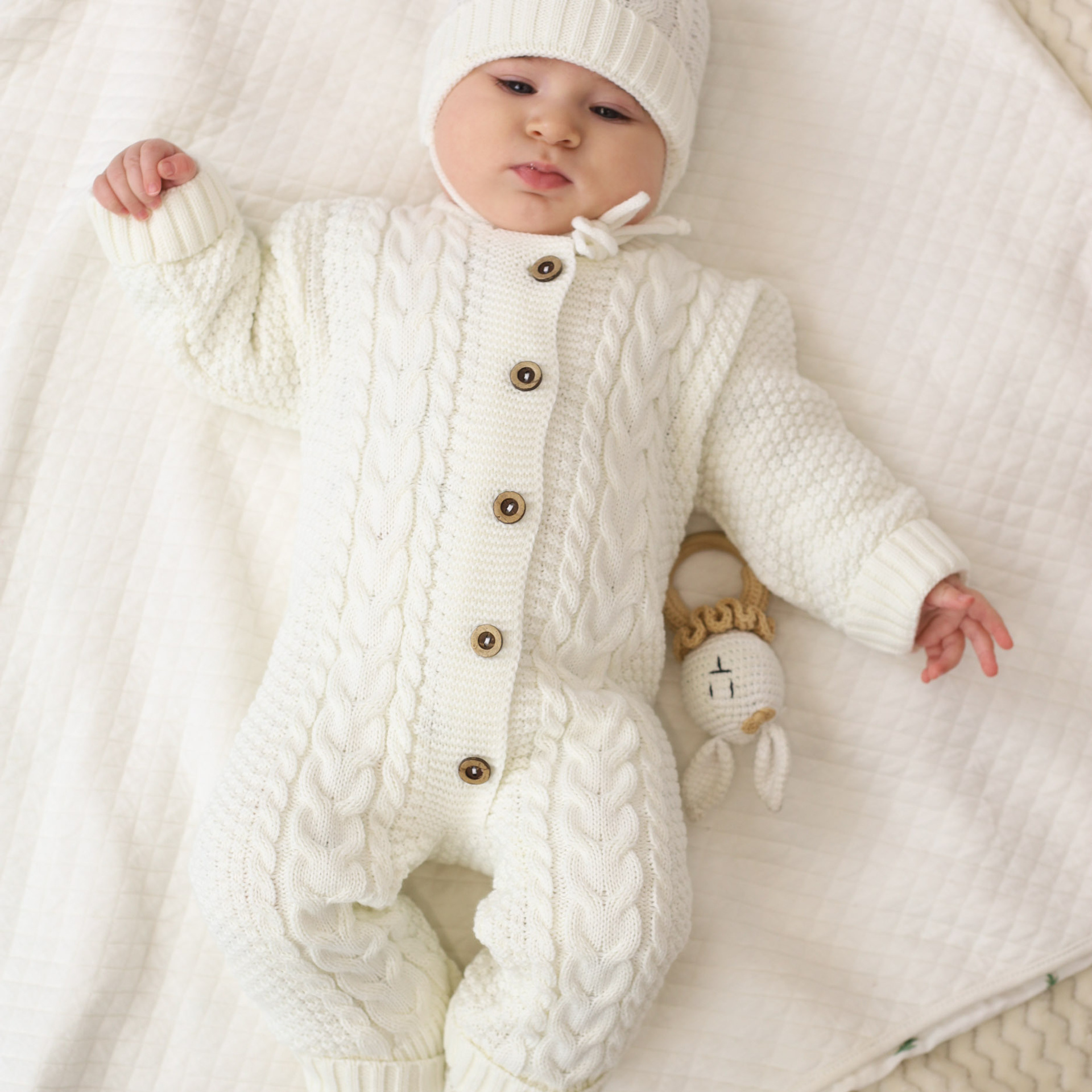 Предметное фото детских товаров - забота и внимание к здоровью и благополучию вашего малыша в каждой детали.