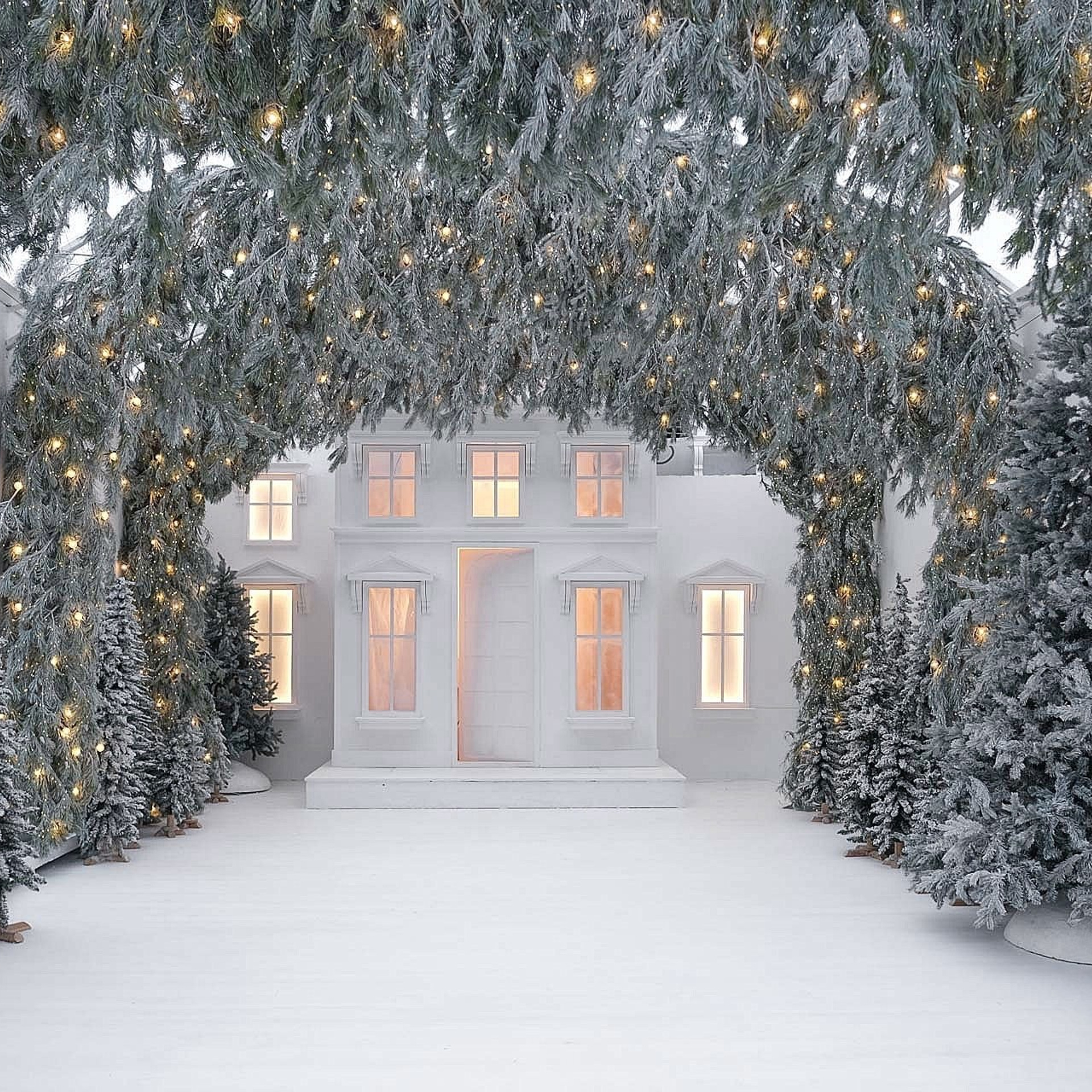 SEVER — зал Крыша