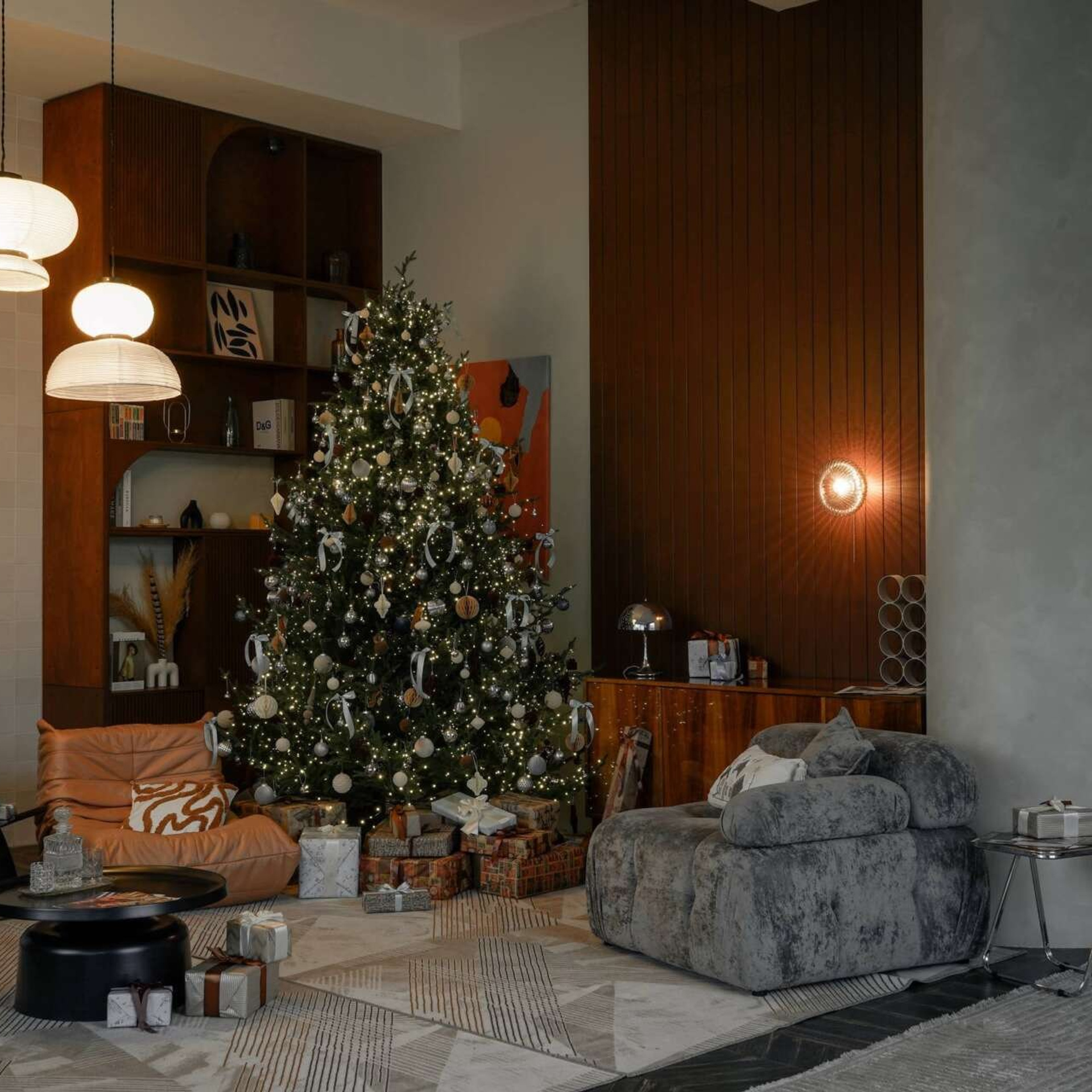 LEONA — зал LIGHT-100