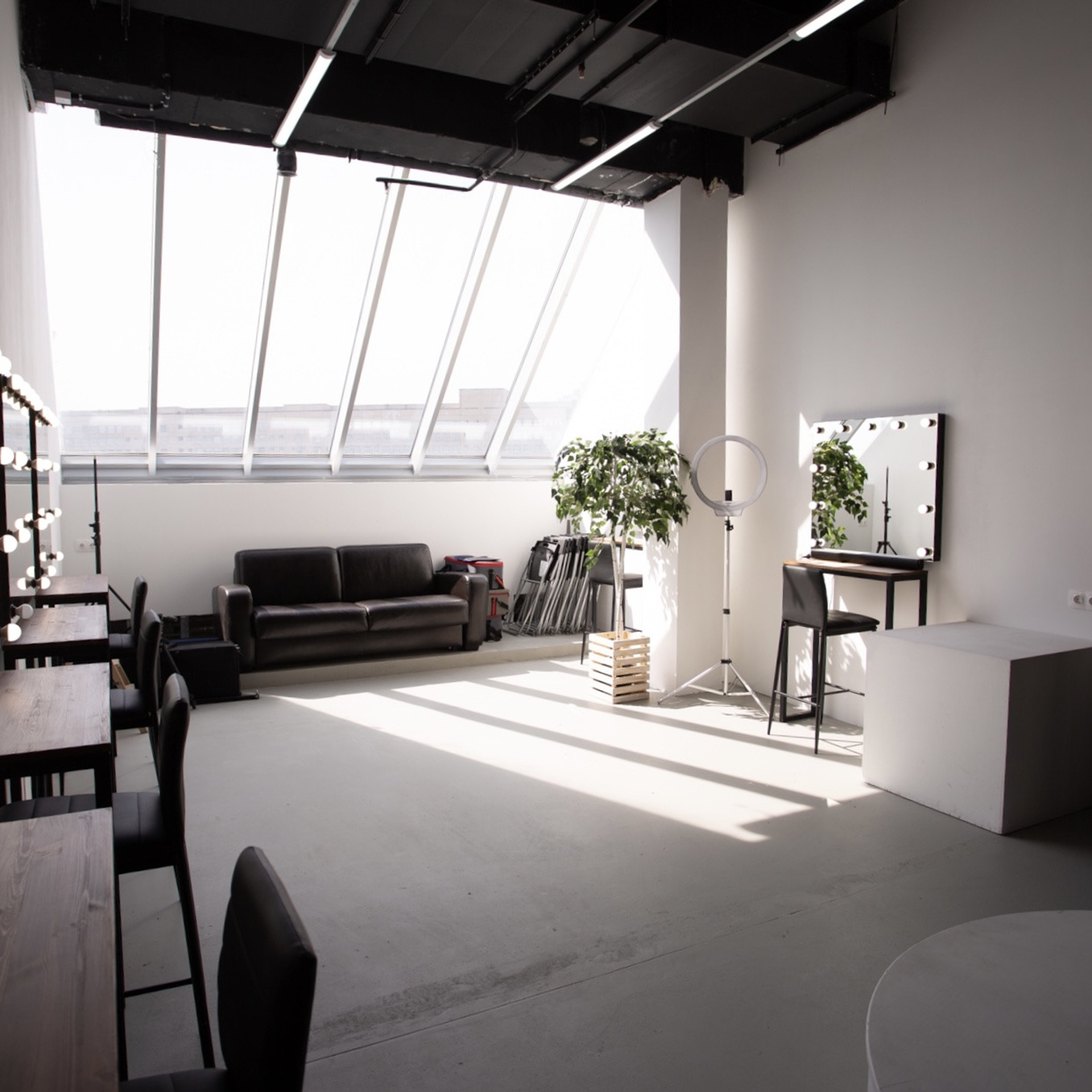 Soulmate Place — зал Гримерный