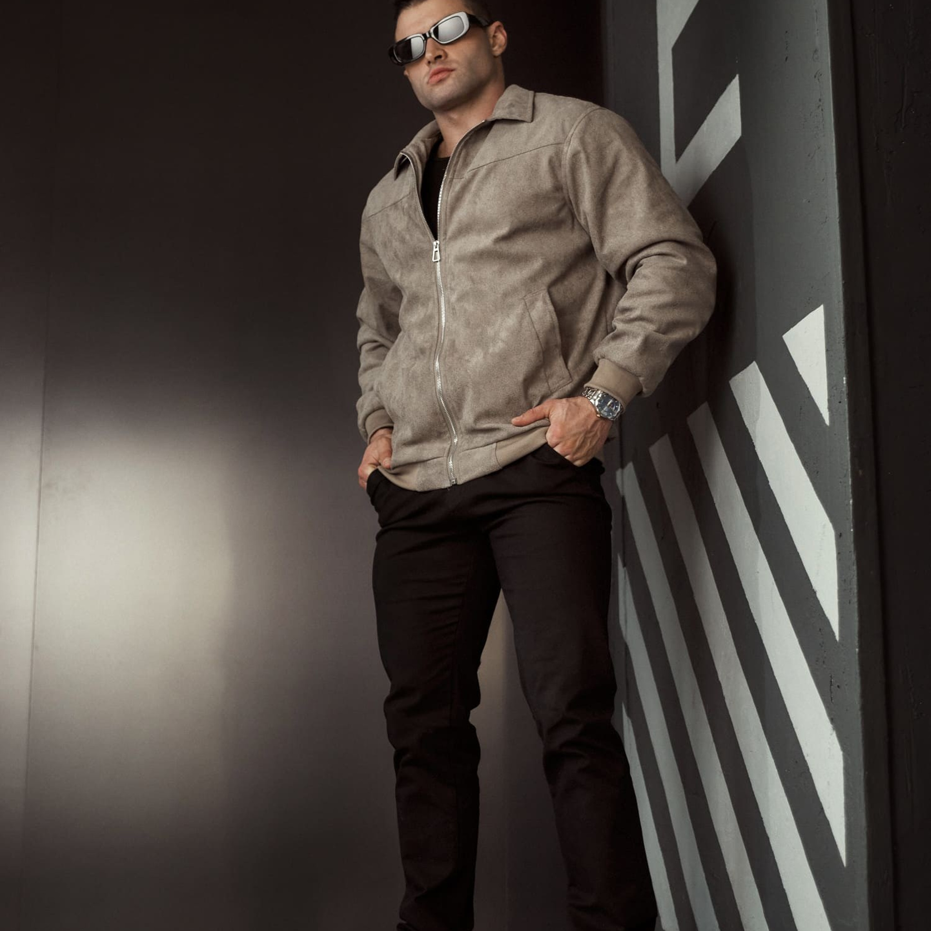 Предметная съёмка мужской одежды для маркетплейсов old | Sale Easy