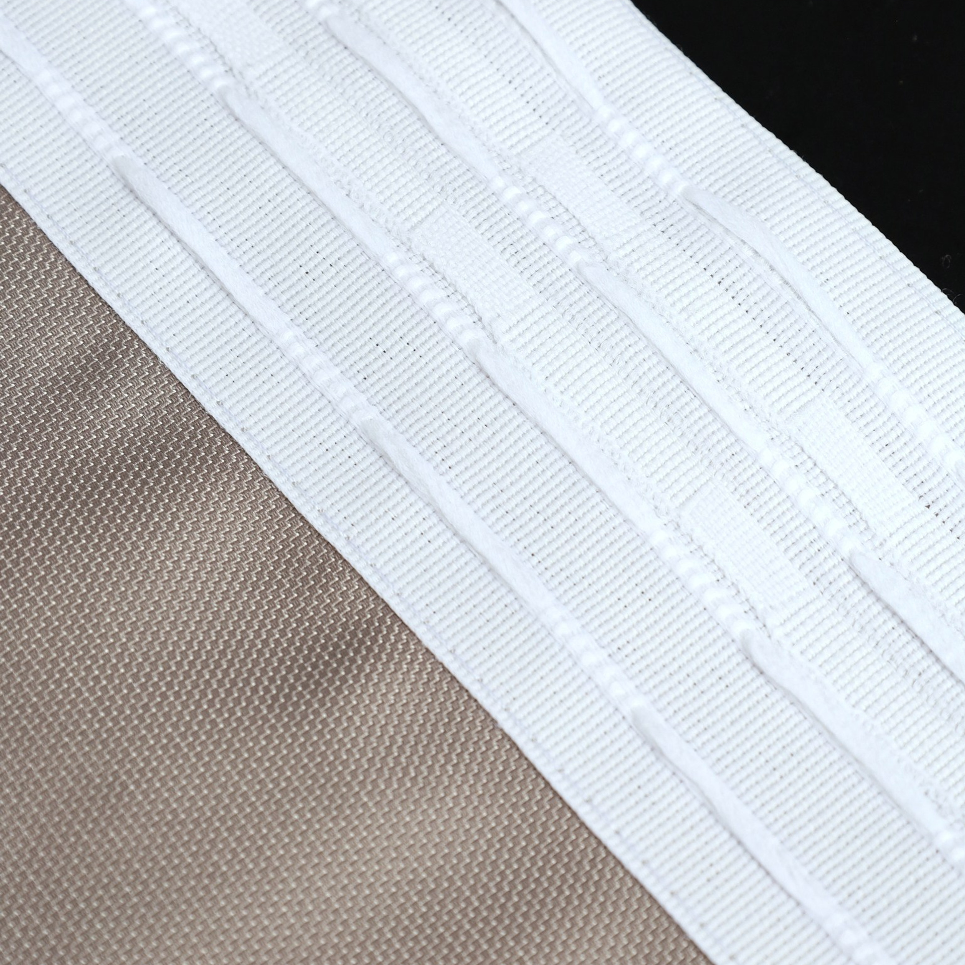 Эстетичная съемка, создающая визуальный акцент на инновационные элементы декора.