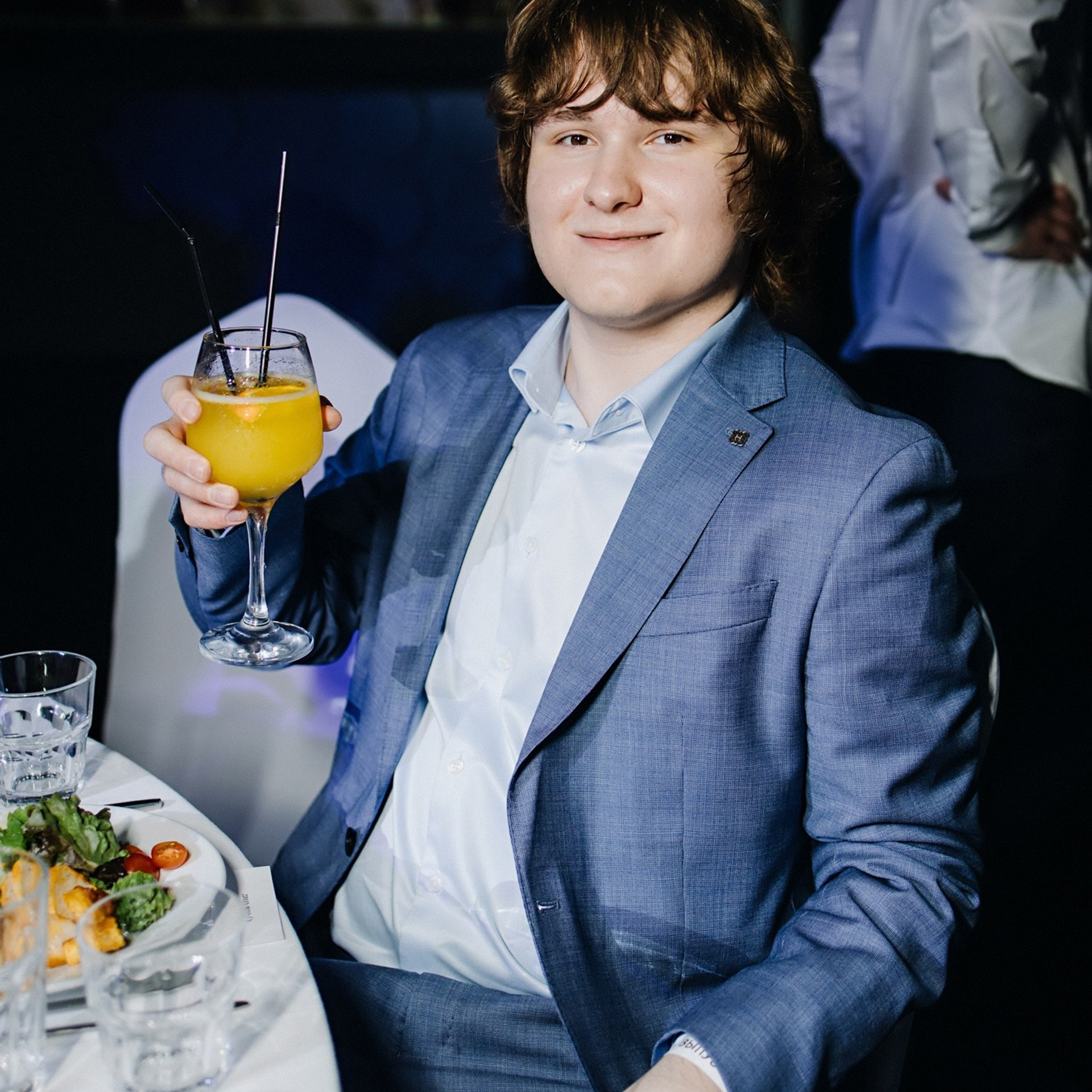 Выпускная фотосессия | Репортаж и съемка на фотозоне. Школьная съемка и создание выпускных альбомов в Нижнем Новгороде