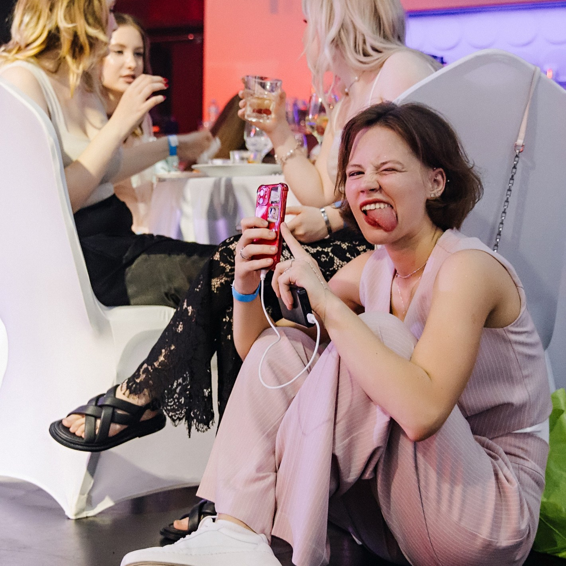 Выпускная фотосессия | Репортаж и съемка на фотозоне. Школьная съемка и создание выпускных альбомов в Нижнем Новгороде