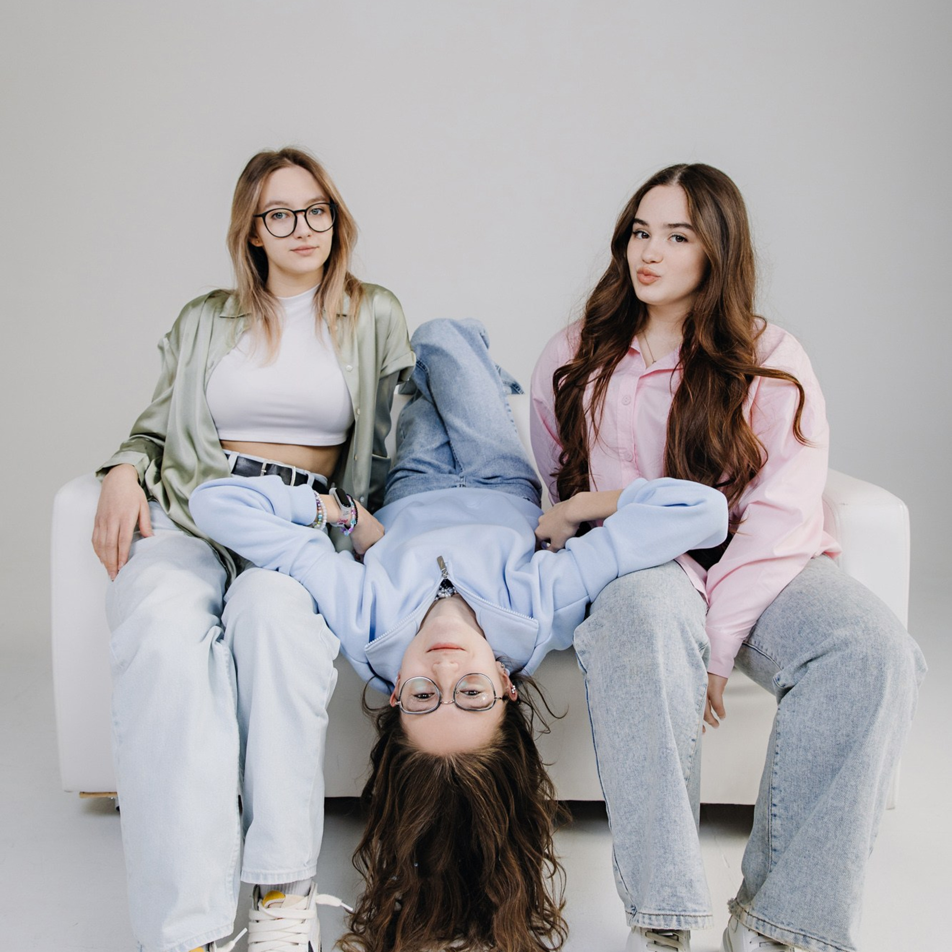 Съемка для выпускников старших классов – профессиональные фото  школьников 10-11 классов. Школьная съемка и создание выпускных альбомов в Нижнем Новгороде