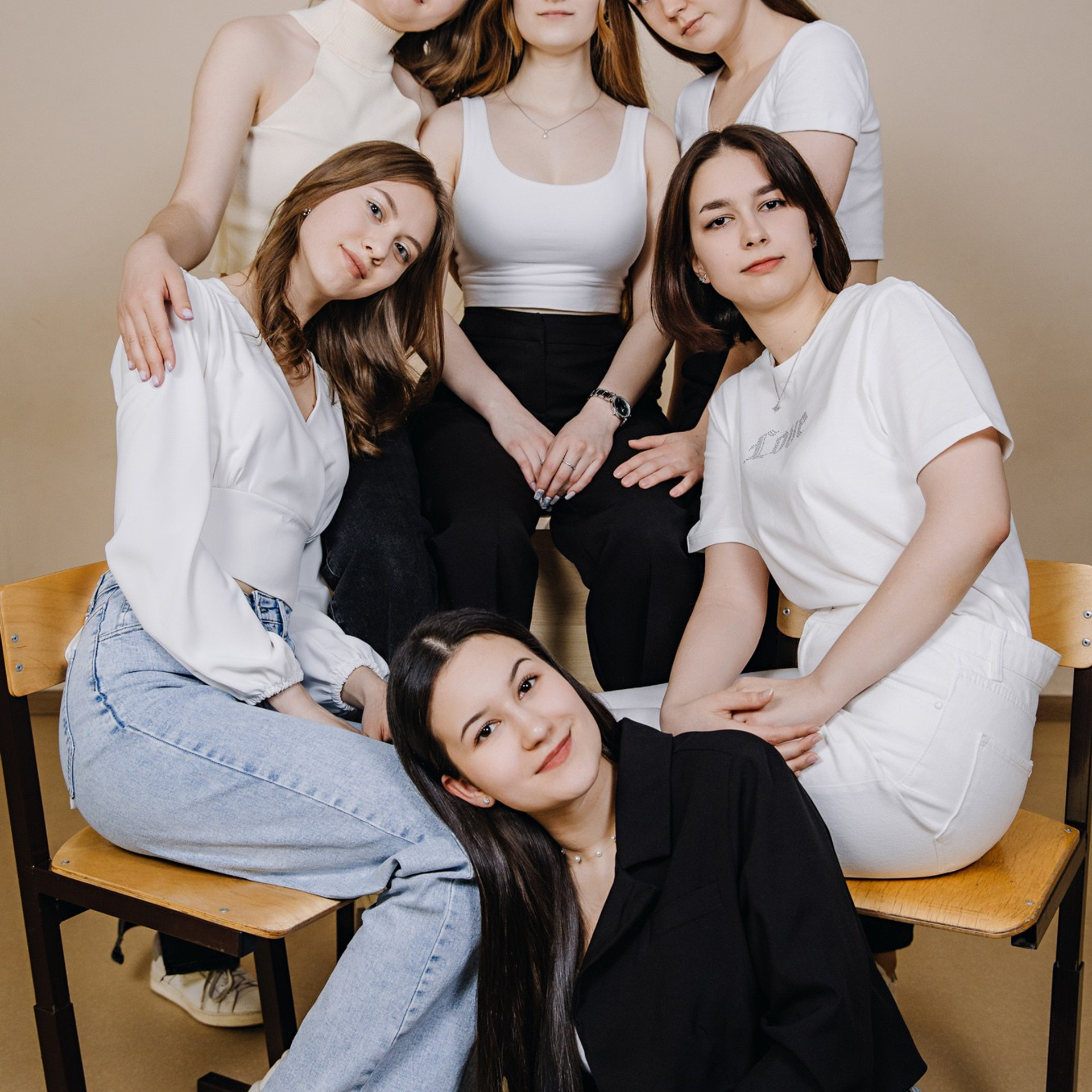 Съемка для выпускников старших классов – профессиональные фото  школьников 10-11 классов. Школьная съемка и создание выпускных альбомов в Нижнем Новгороде