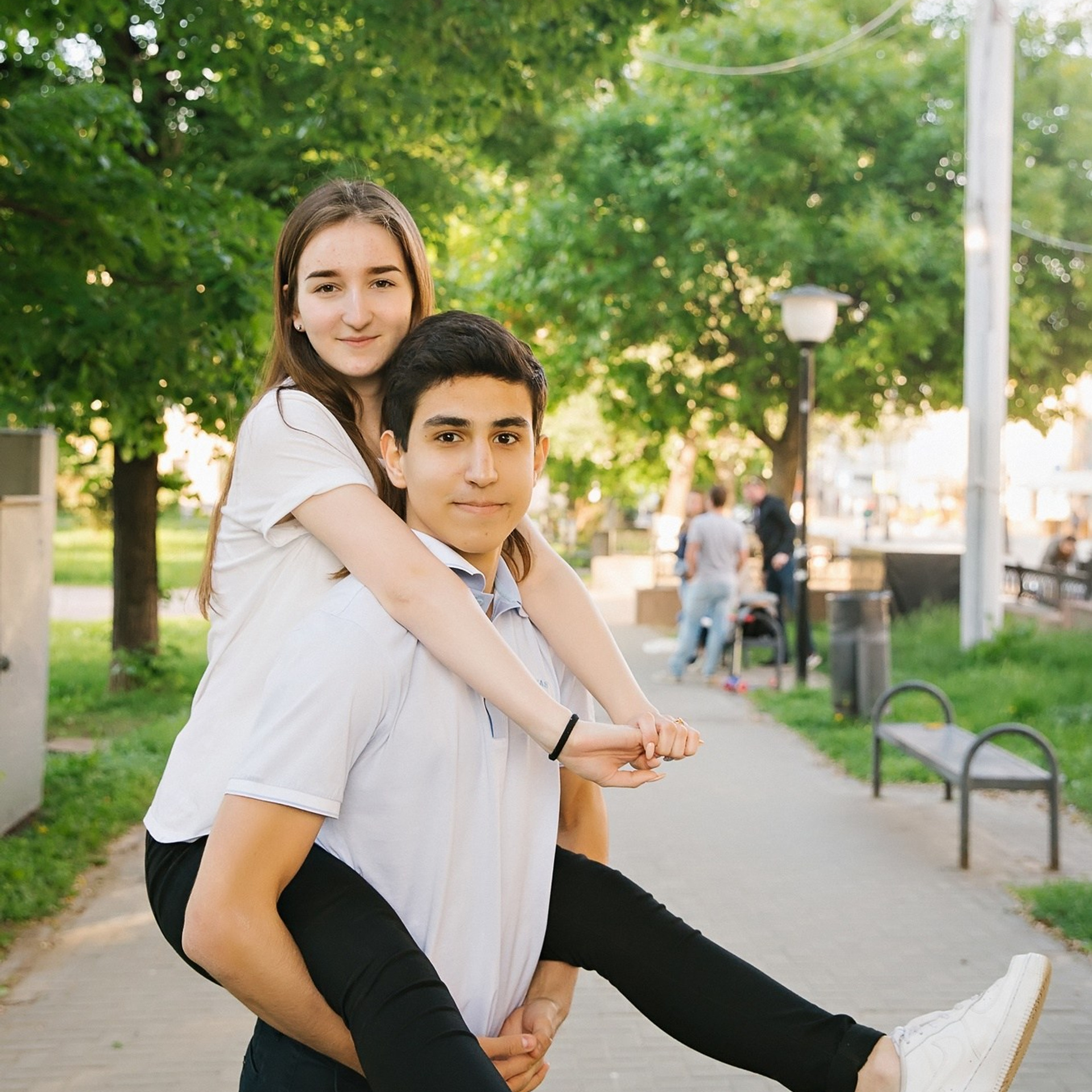 Прогулочные школьные фотосессии | Уличные съемки для школьников. Школьная съемка и создание выпускных альбомов в Нижнем Новгороде