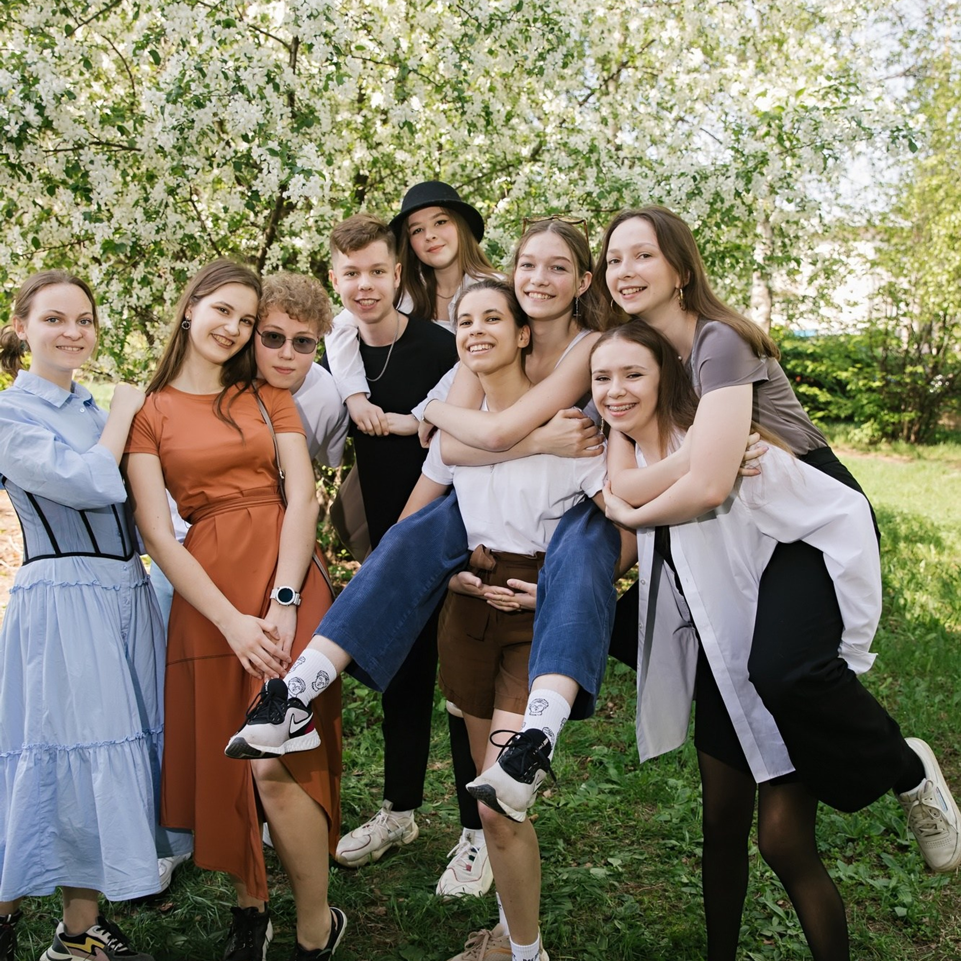 Прогулочные школьные фотосессии | Уличные съемки для школьников. Школьная съемка и создание выпускных альбомов в Нижнем Новгороде