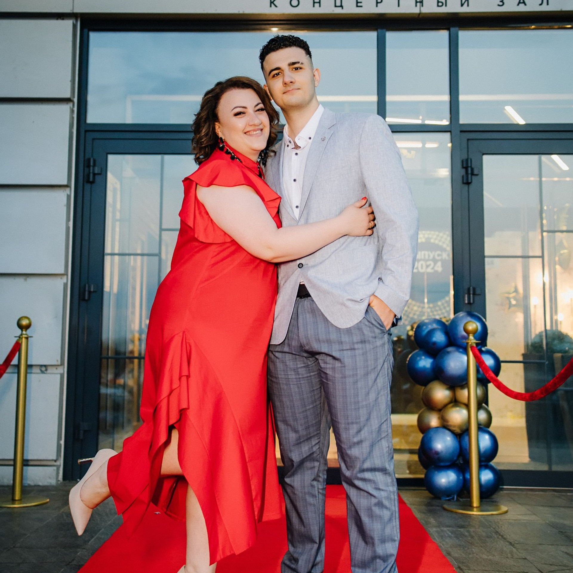 Выпускная фотосессия | Репортаж и съемка на фотозоне. Школьная съемка и создание выпускных альбомов в Нижнем Новгороде