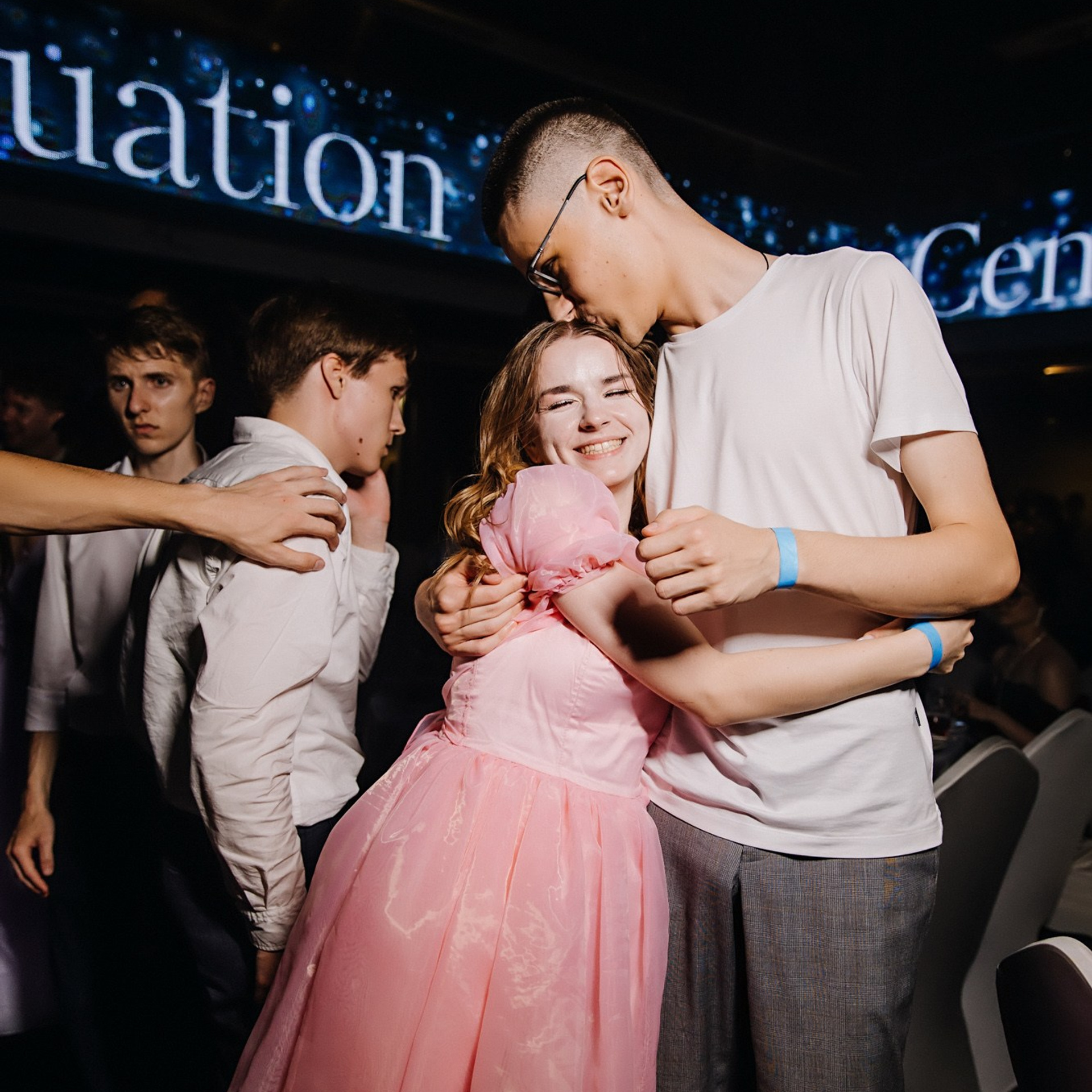 Выпускная фотосессия | Репортаж и съемка на фотозоне. Школьная съемка и создание выпускных альбомов в Нижнем Новгороде