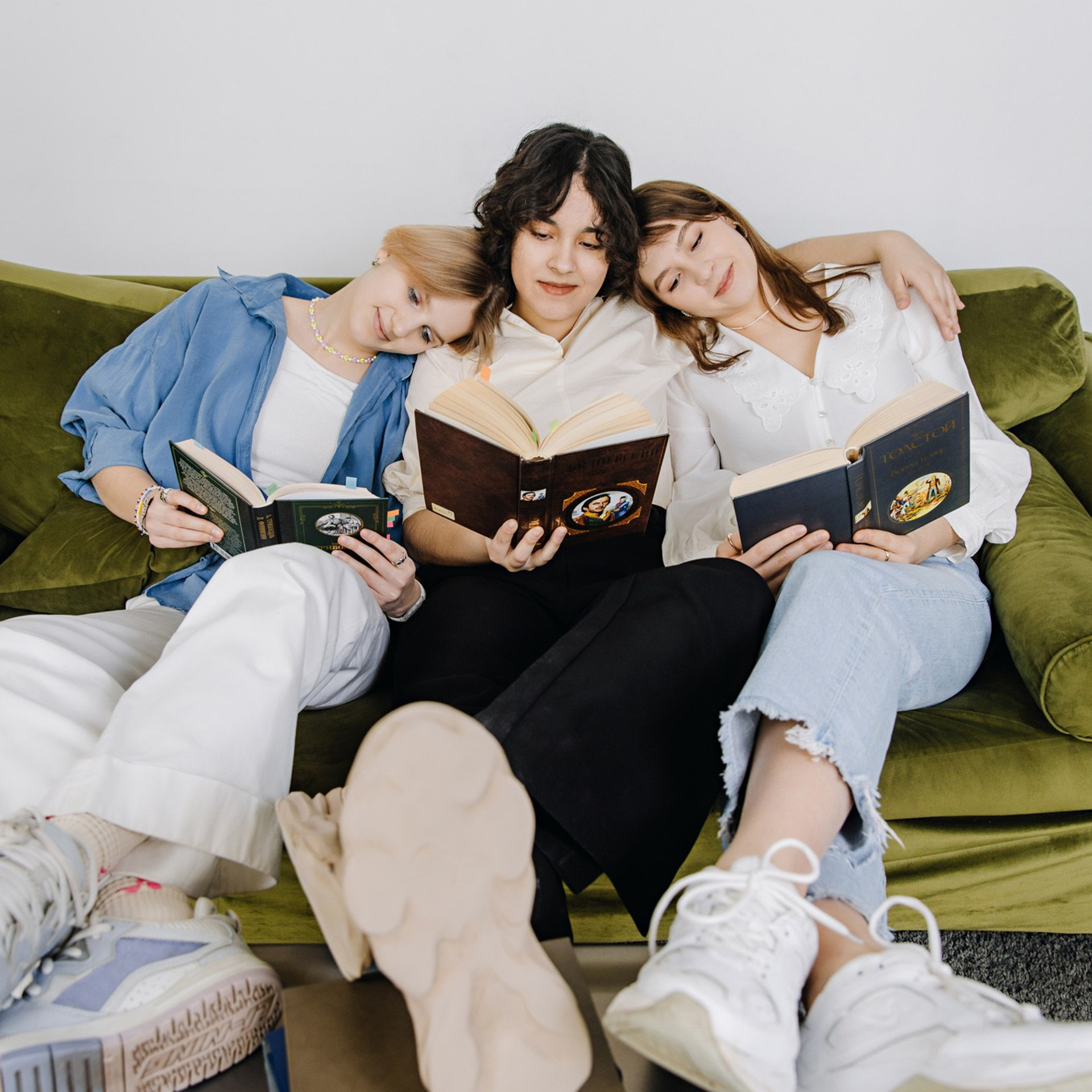 Съемка для выпускников старших классов – профессиональные фото  школьников 10-11 классов. Школьная съемка и создание выпускных альбомов в Нижнем Новгороде