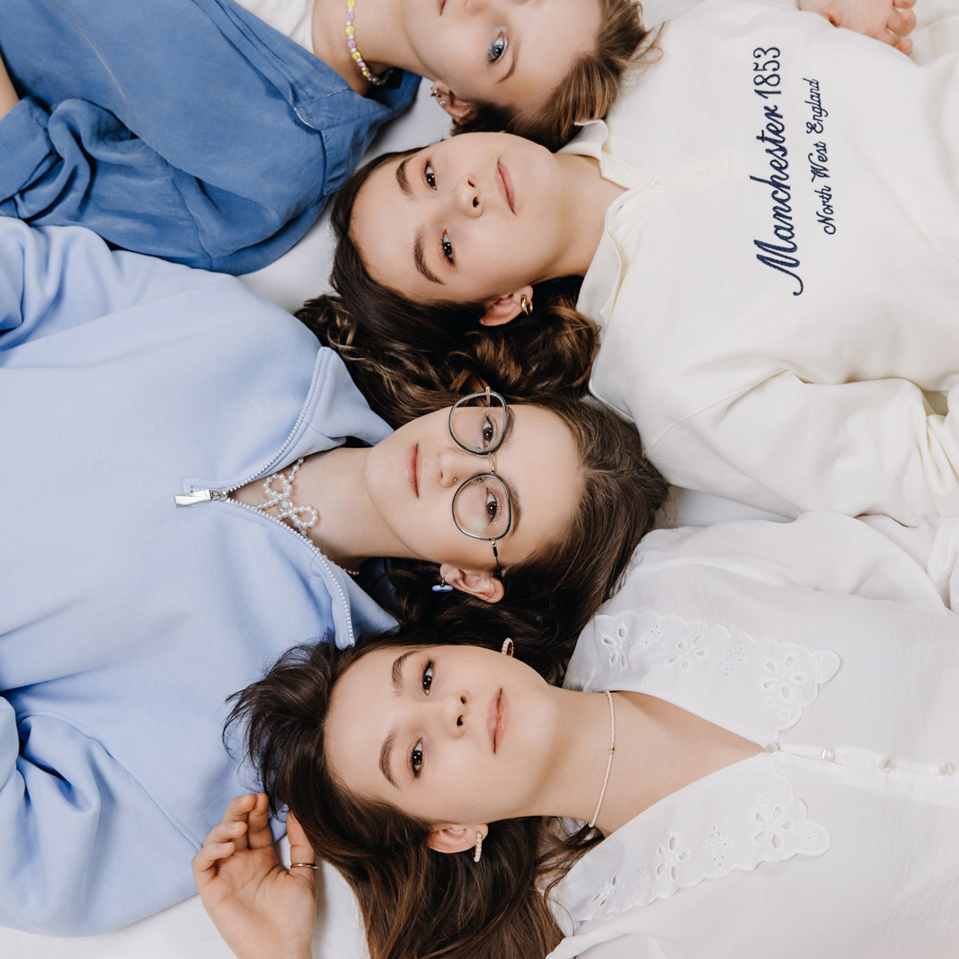 Съемка для выпускников старших классов – профессиональные фото  школьников 10-11 классов. Школьная съемка и создание выпускных альбомов в Нижнем Новгороде