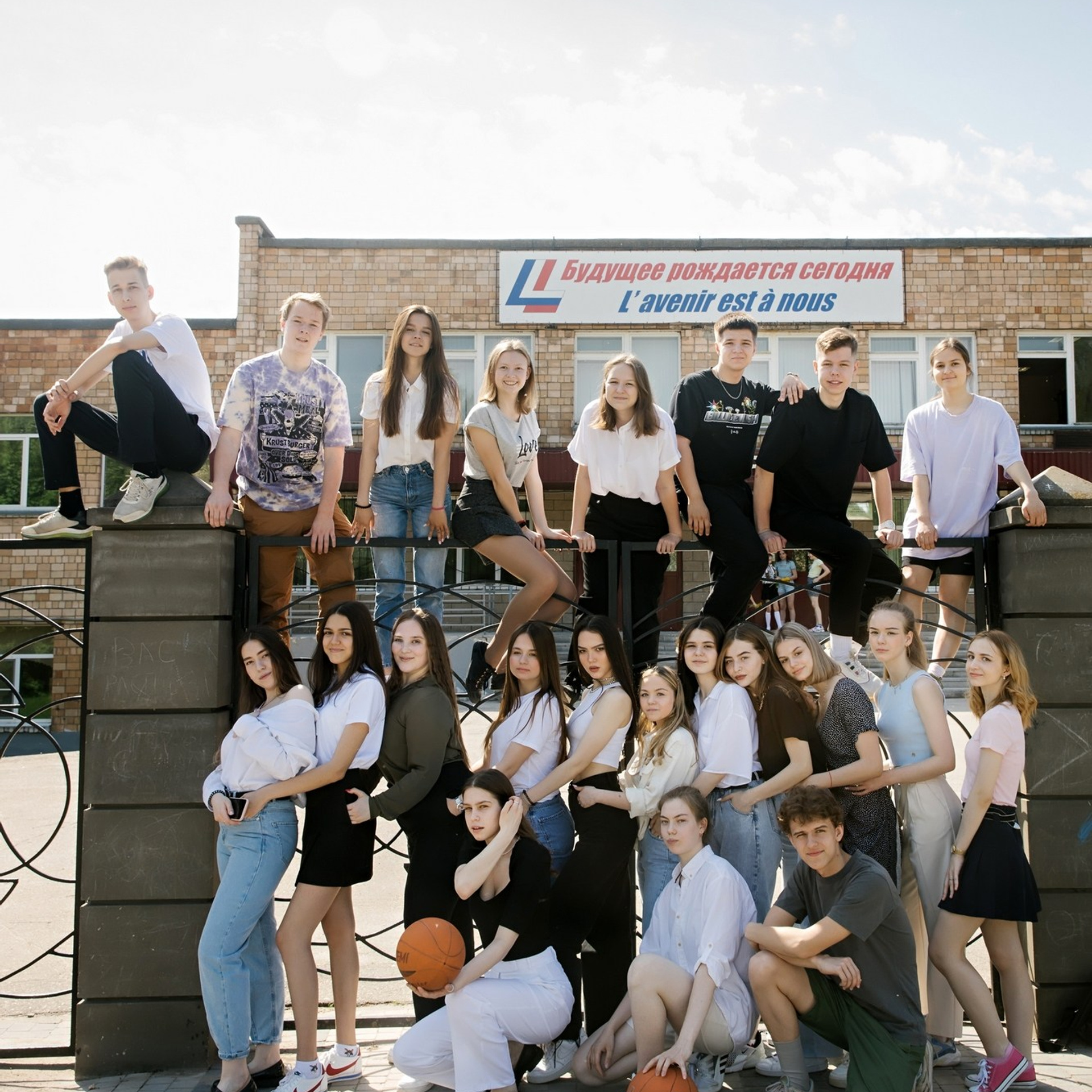 Прогулочные школьные фотосессии | Уличные съемки для школьников. Школьная съемка и создание выпускных альбомов в Нижнем Новгороде