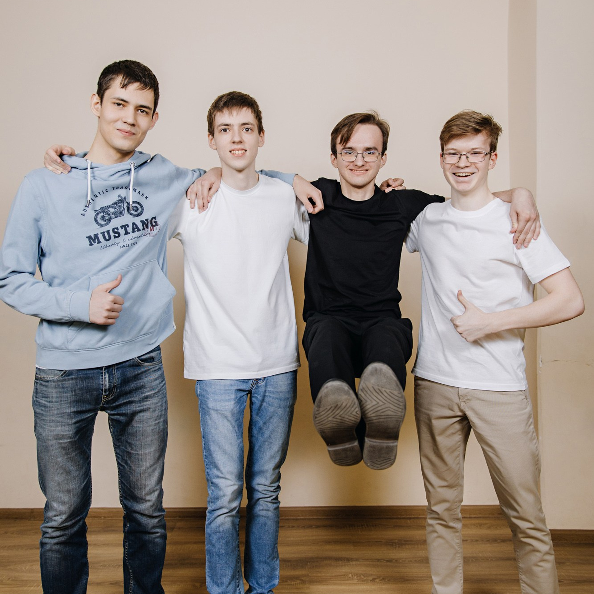 Съемка для выпускников старших классов – профессиональные фото  школьников 10-11 классов. Школьная съемка и создание выпускных альбомов в Нижнем Новгороде